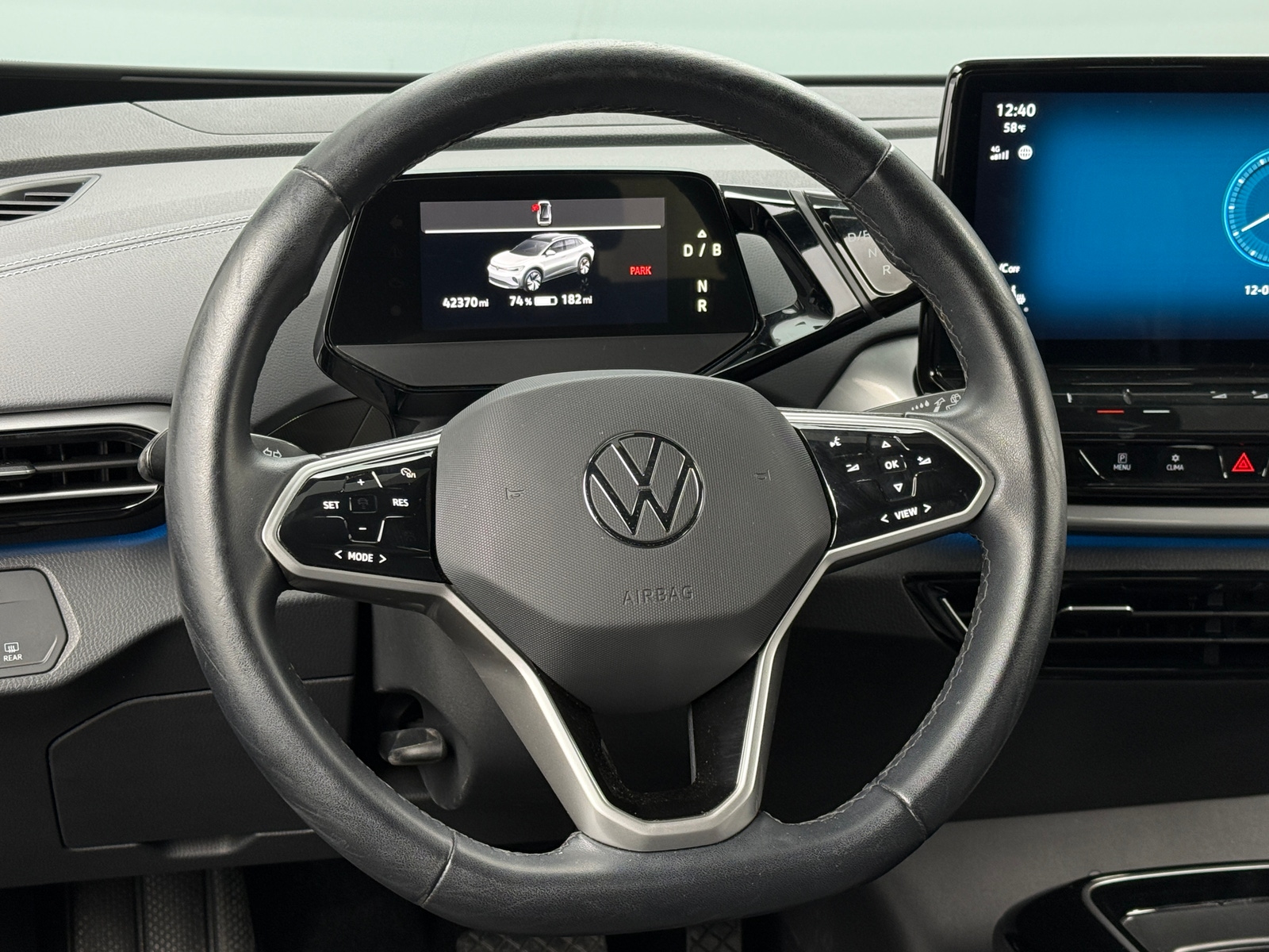 Thumbnail: 2023 Volkswagen ID.4 - 4