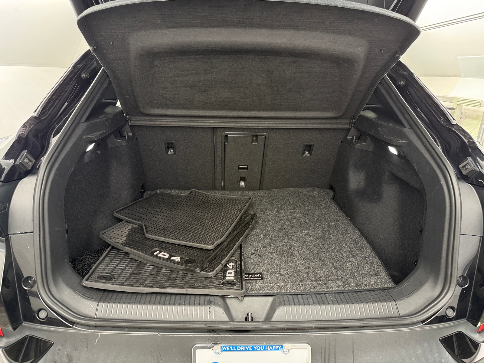 Thumbnail: 2023 Volkswagen ID.4 - 6