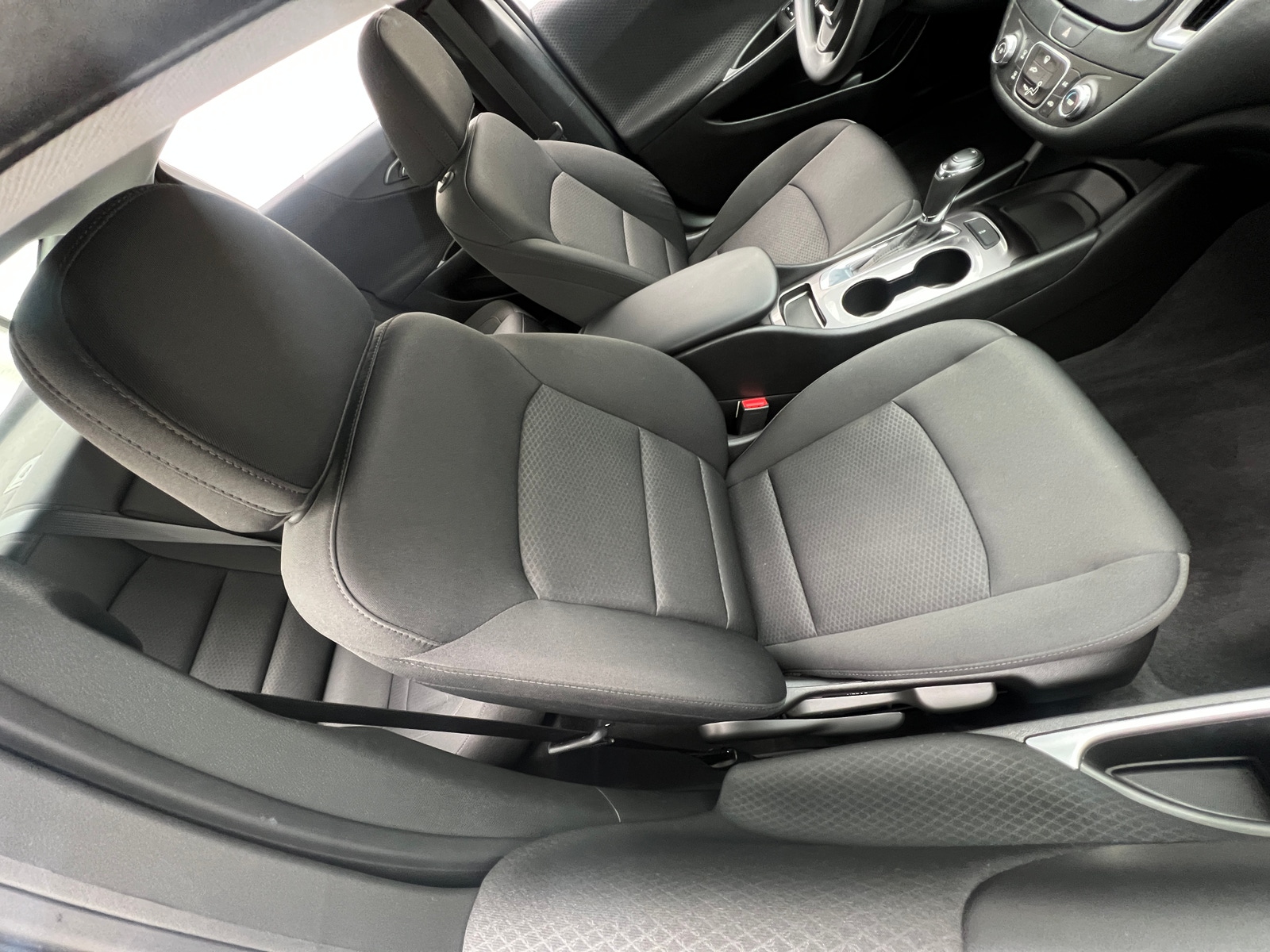 Thumbnail: 2018 Chevrolet Malibu - 2