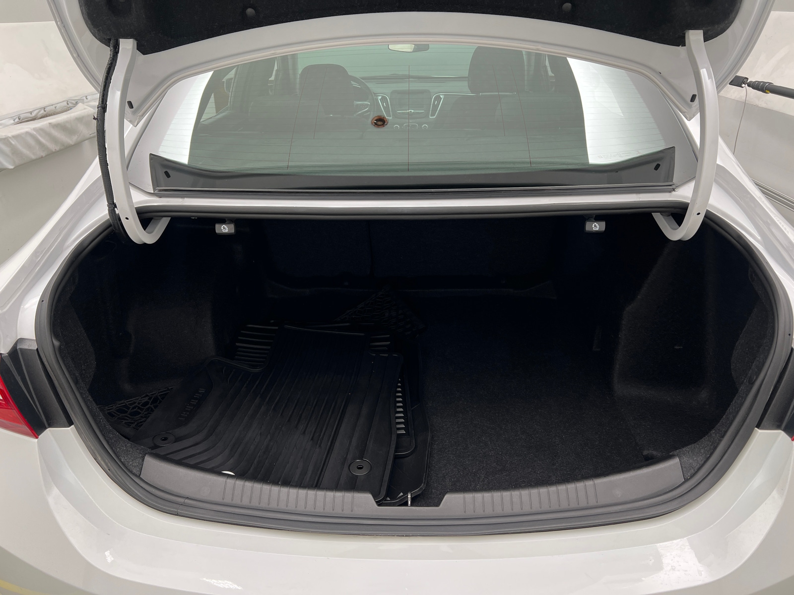 Thumbnail: 2018 Chevrolet Malibu - 7