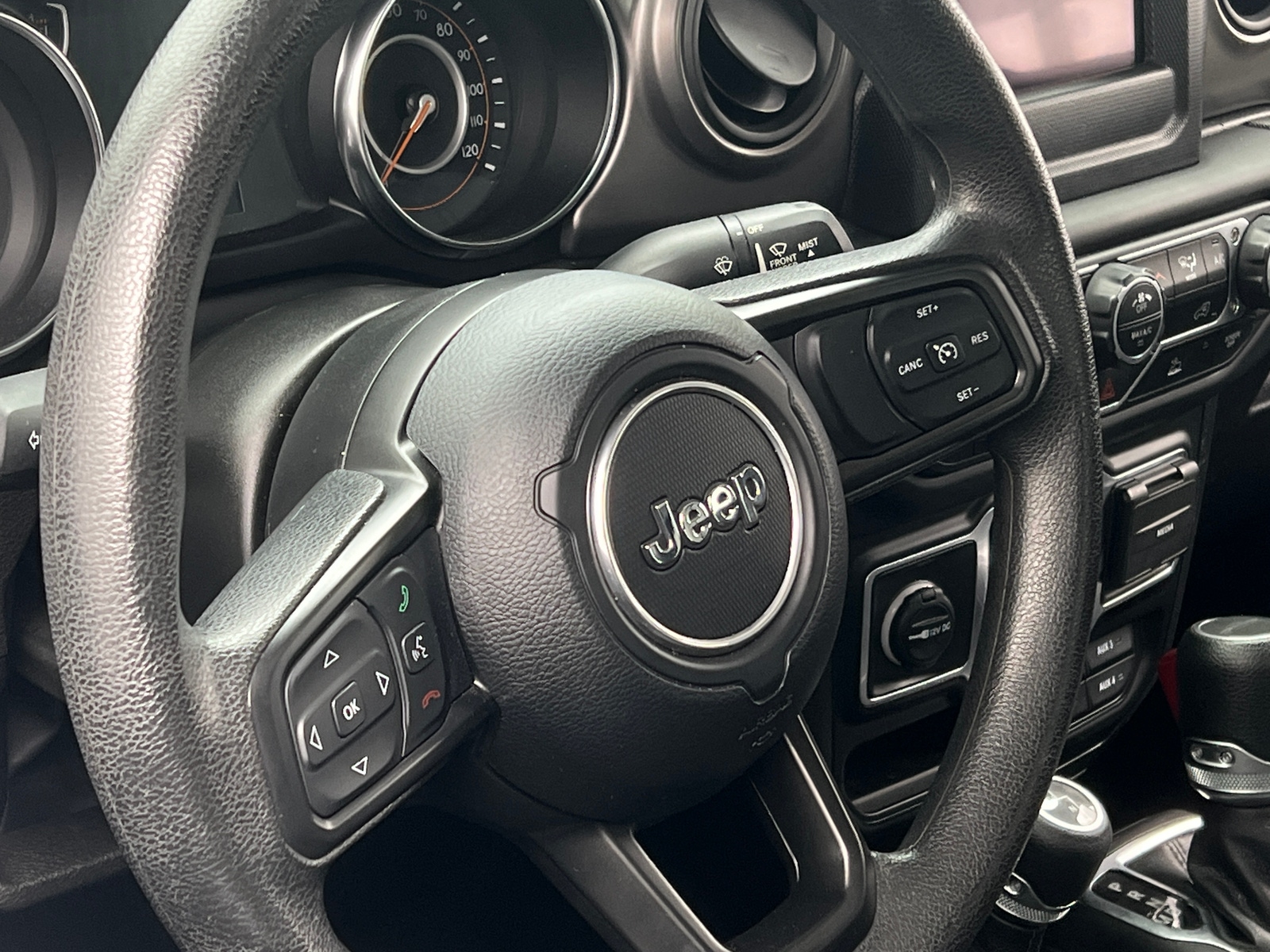 Thumbnail: 2023 Jeep Gladiator - 5