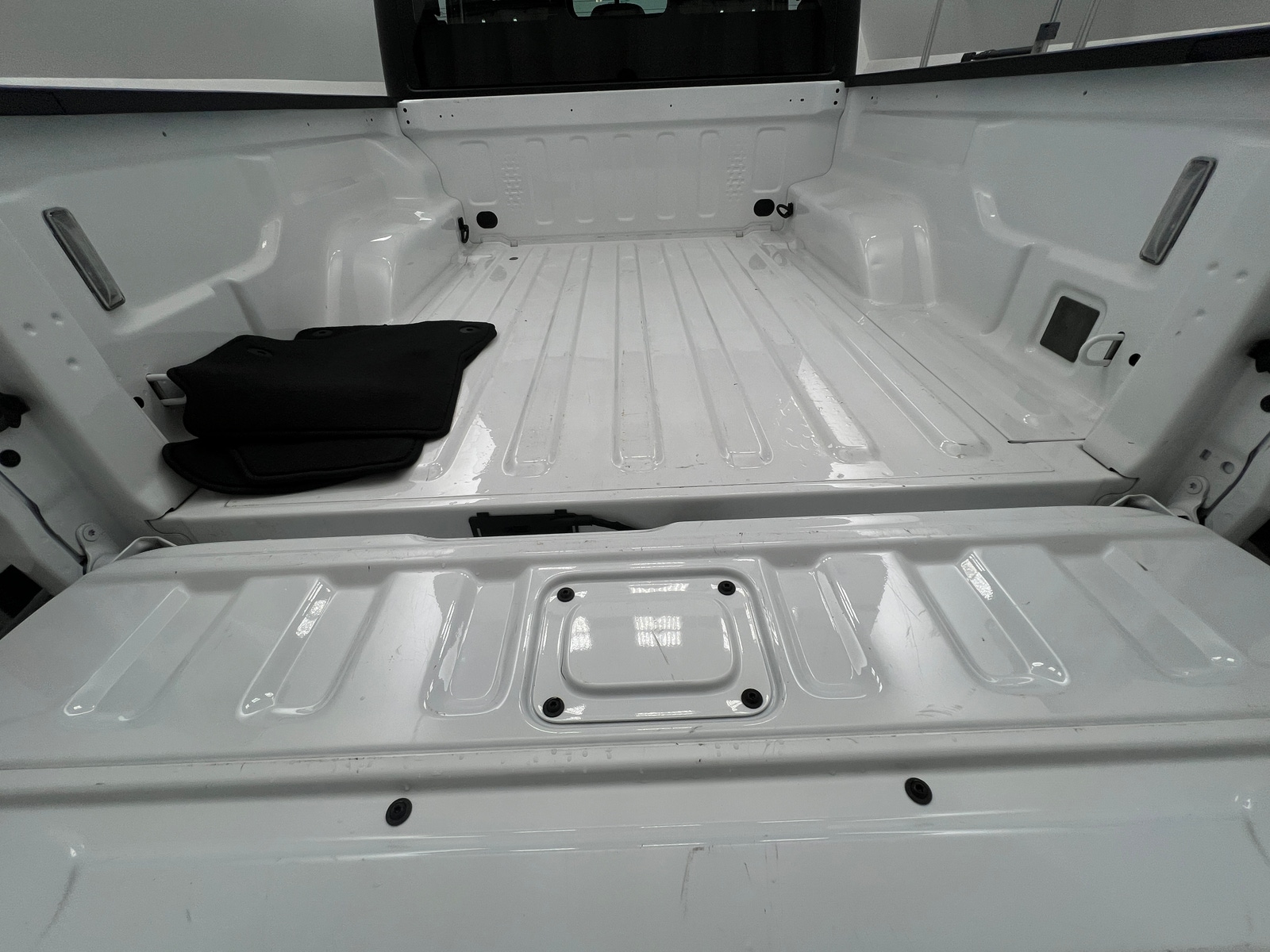 Thumbnail: 2023 Jeep Gladiator - 7