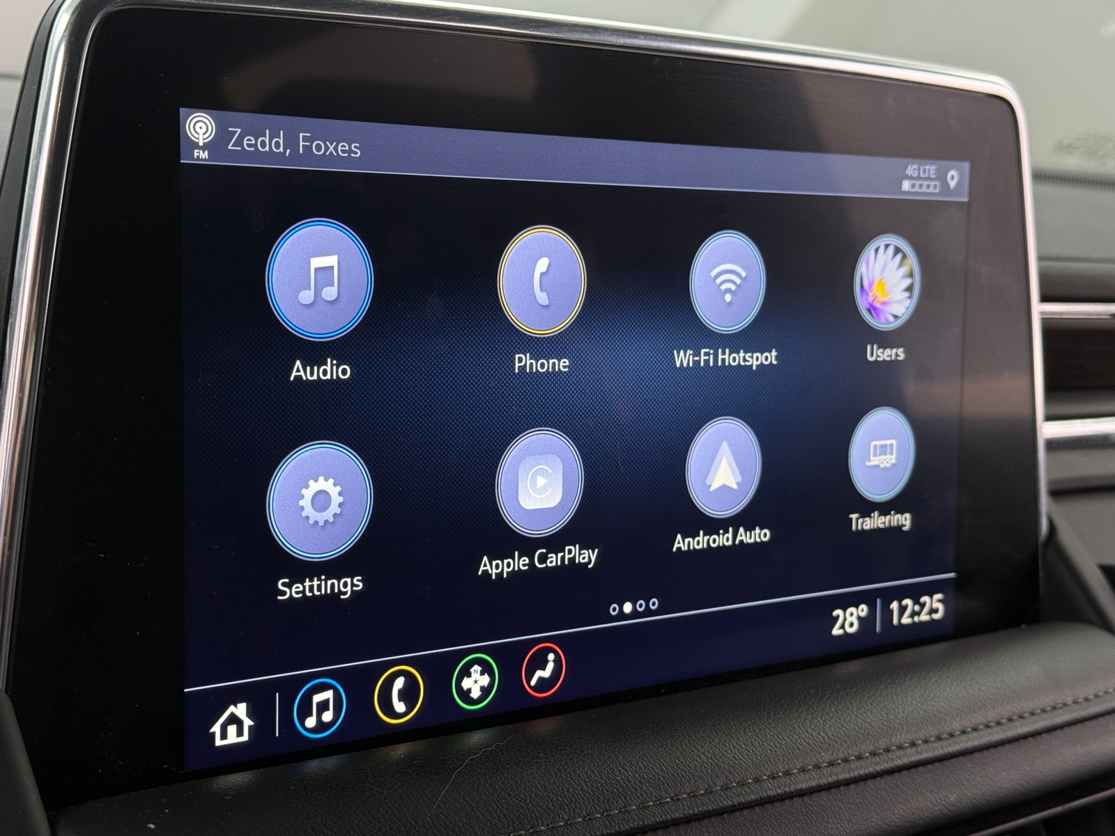 Thumbnail: 2021 Chevrolet Suburban - 3