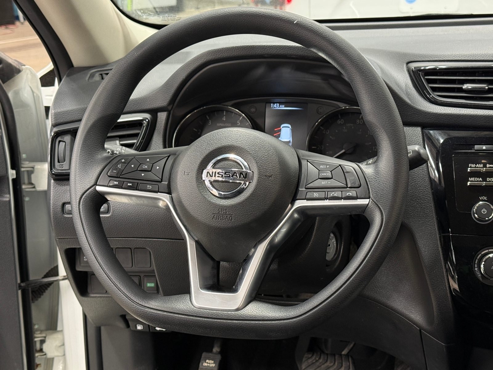 Thumbnail: 2017 Nissan Rogue - 5