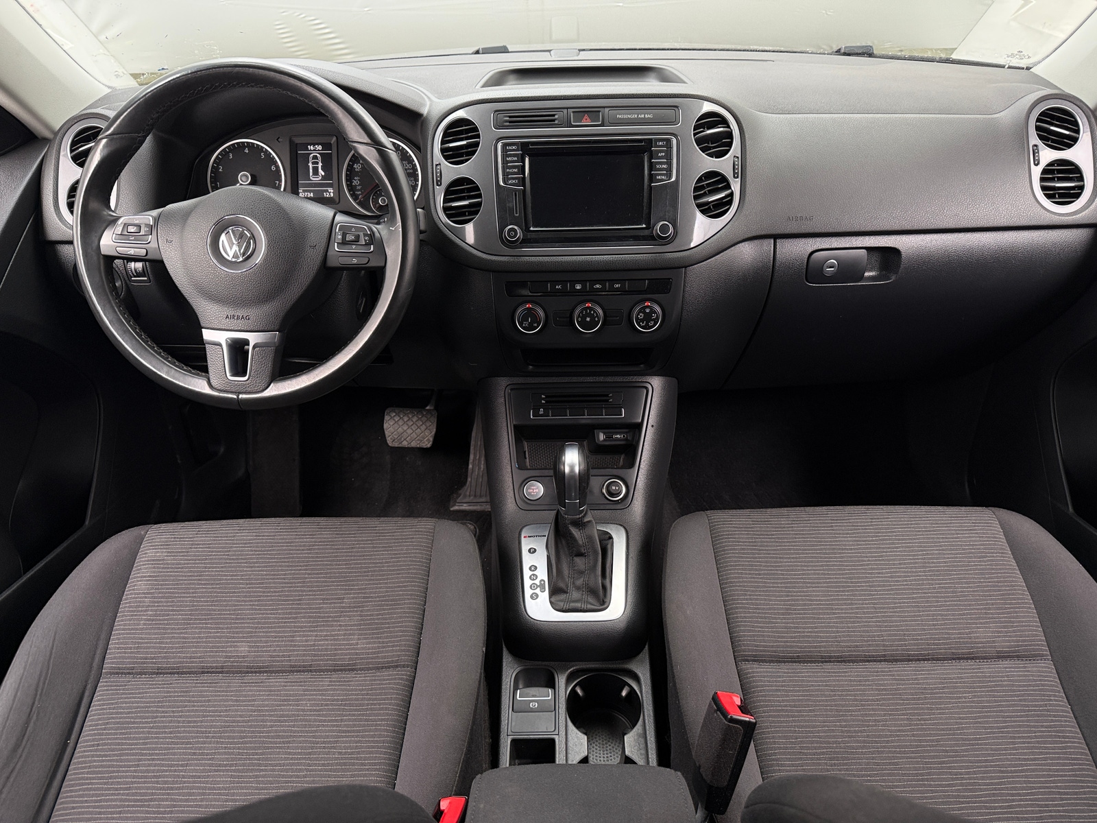 Thumbnail: 2018 Volkswagen Tiguan - 3