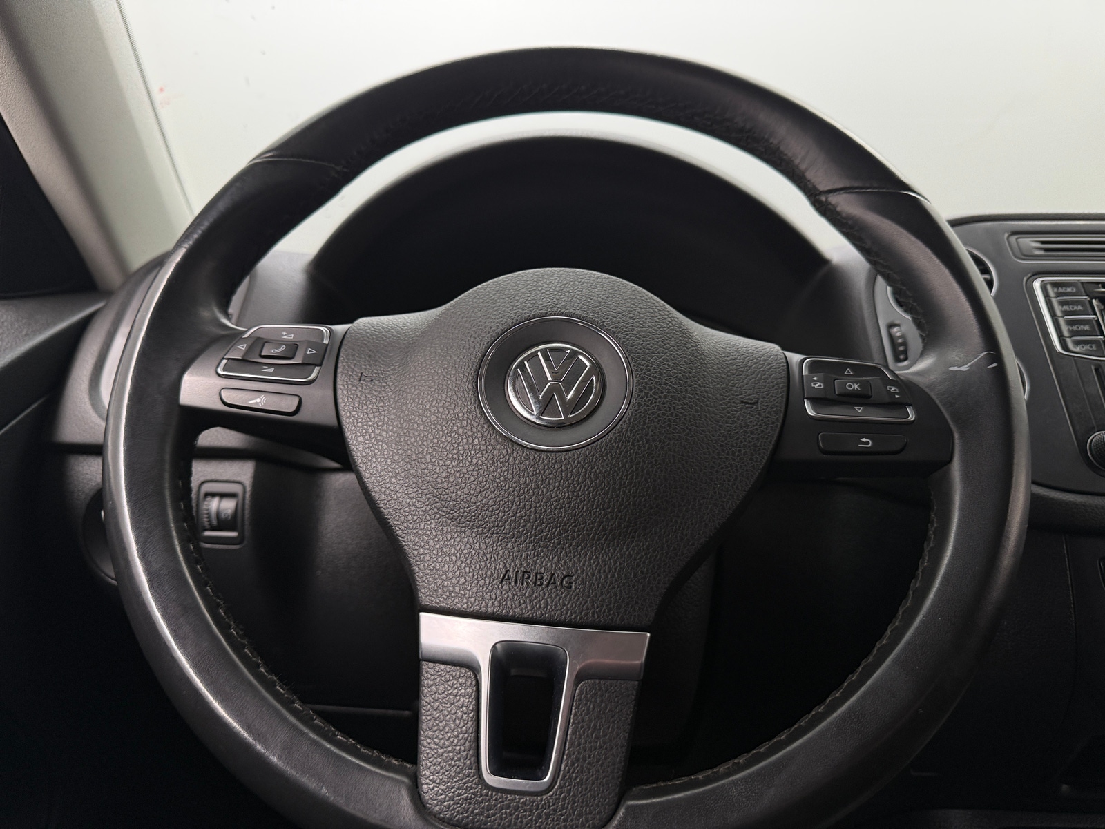 Thumbnail: 2018 Volkswagen Tiguan - 5