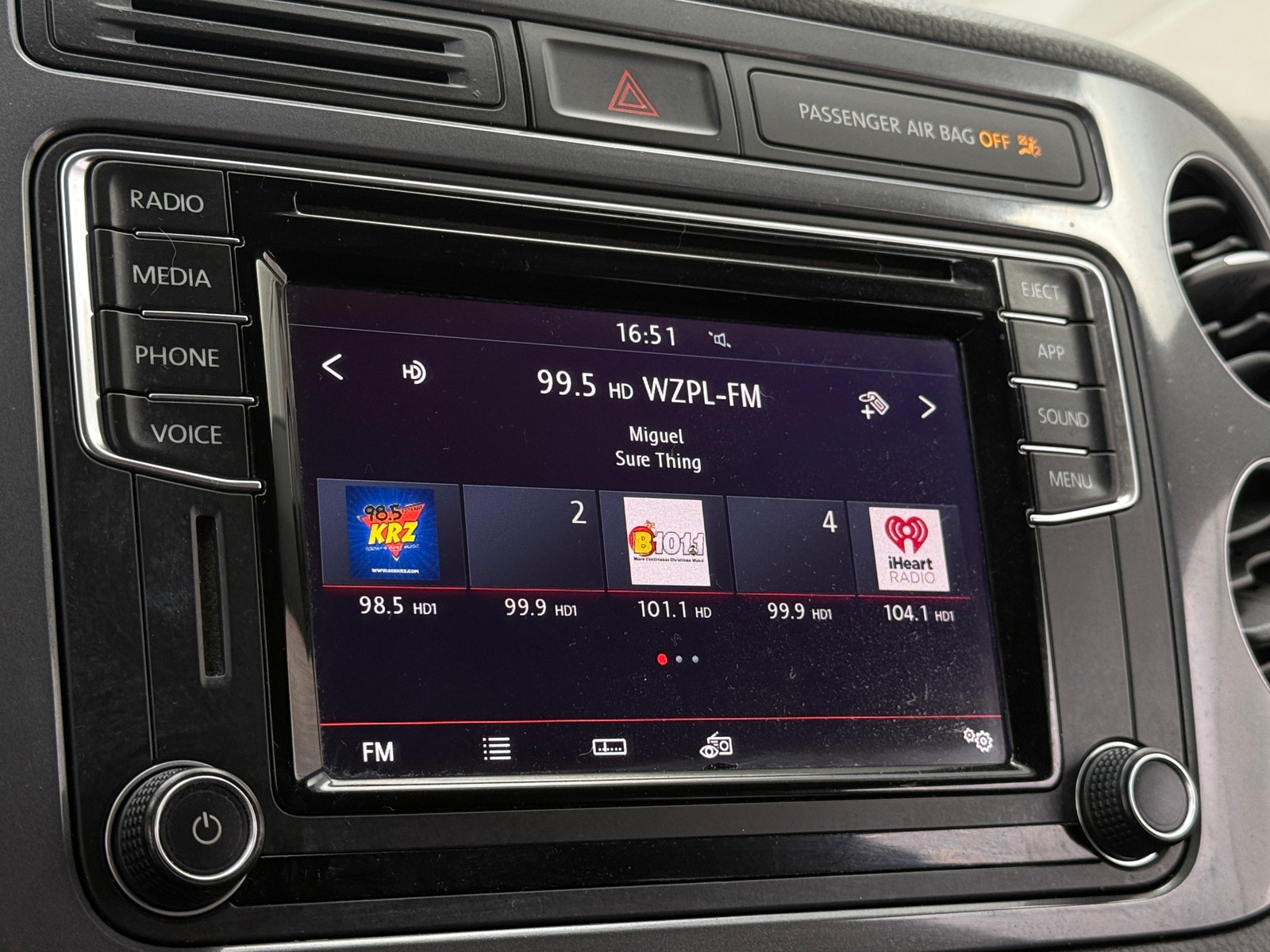 Thumbnail: 2018 Volkswagen Tiguan - 4