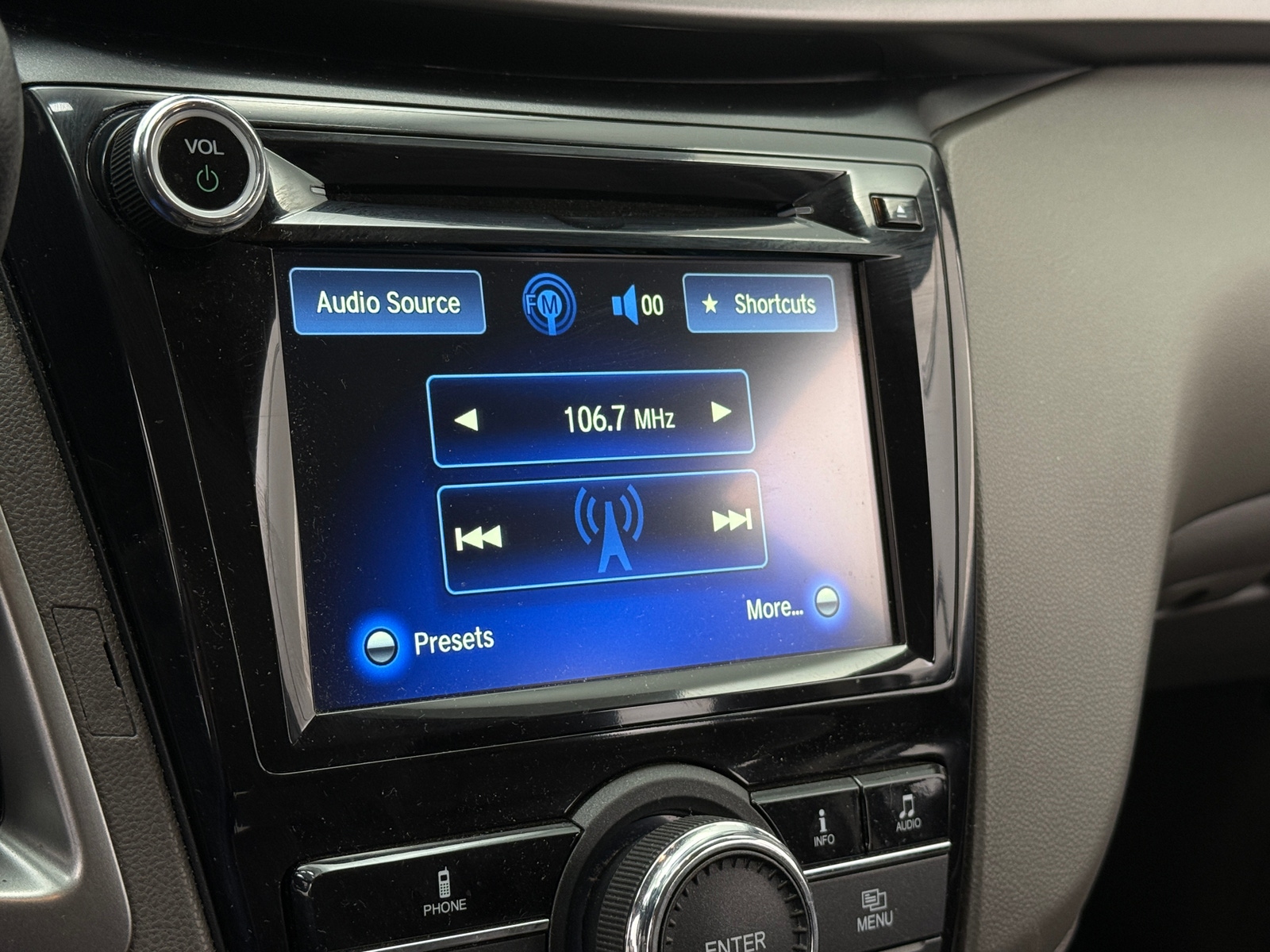 Thumbnail: 2017 Honda Odyssey - 3