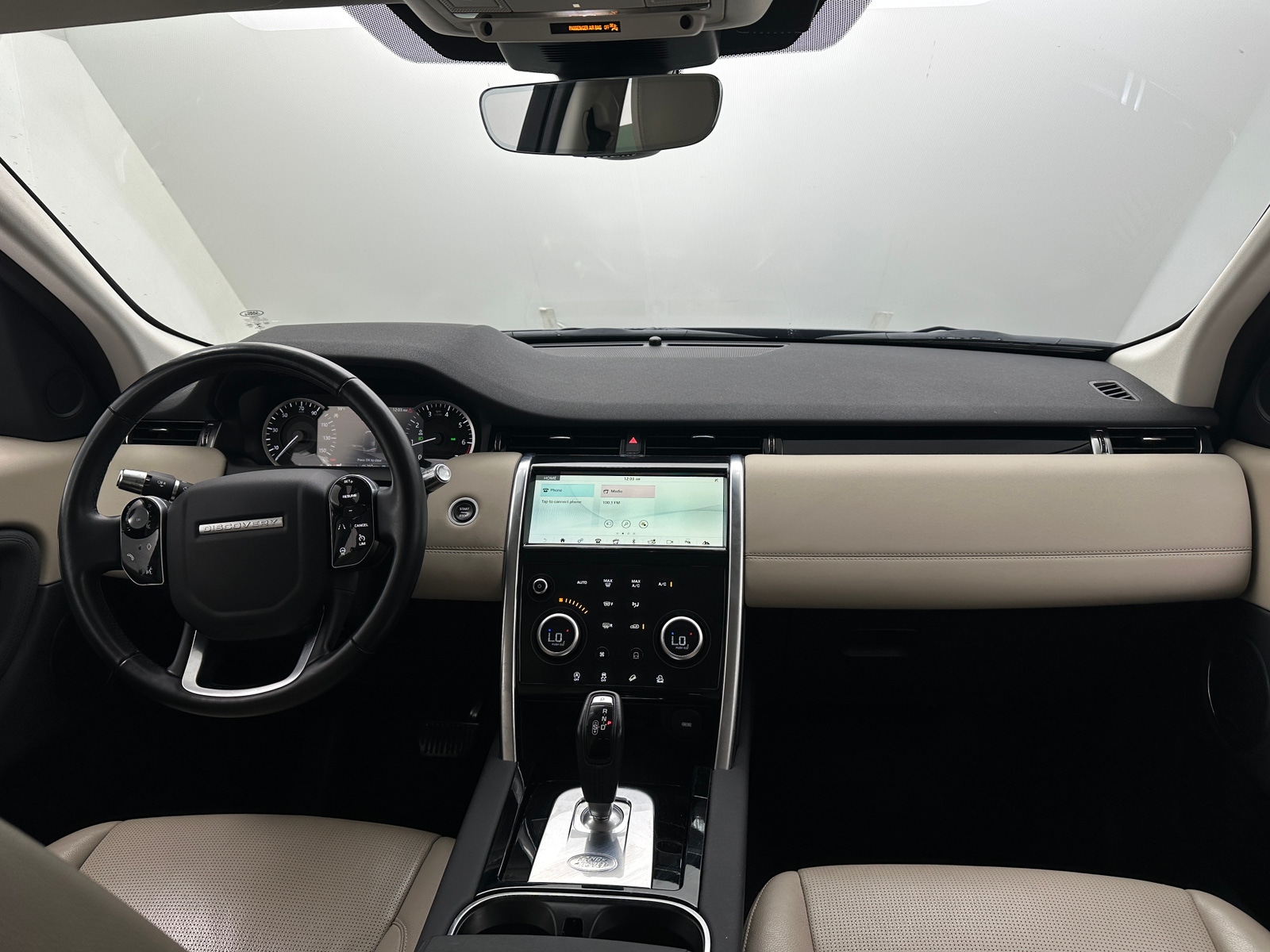 Thumbnail: 2020 Land Rover Discovery Sport - 3