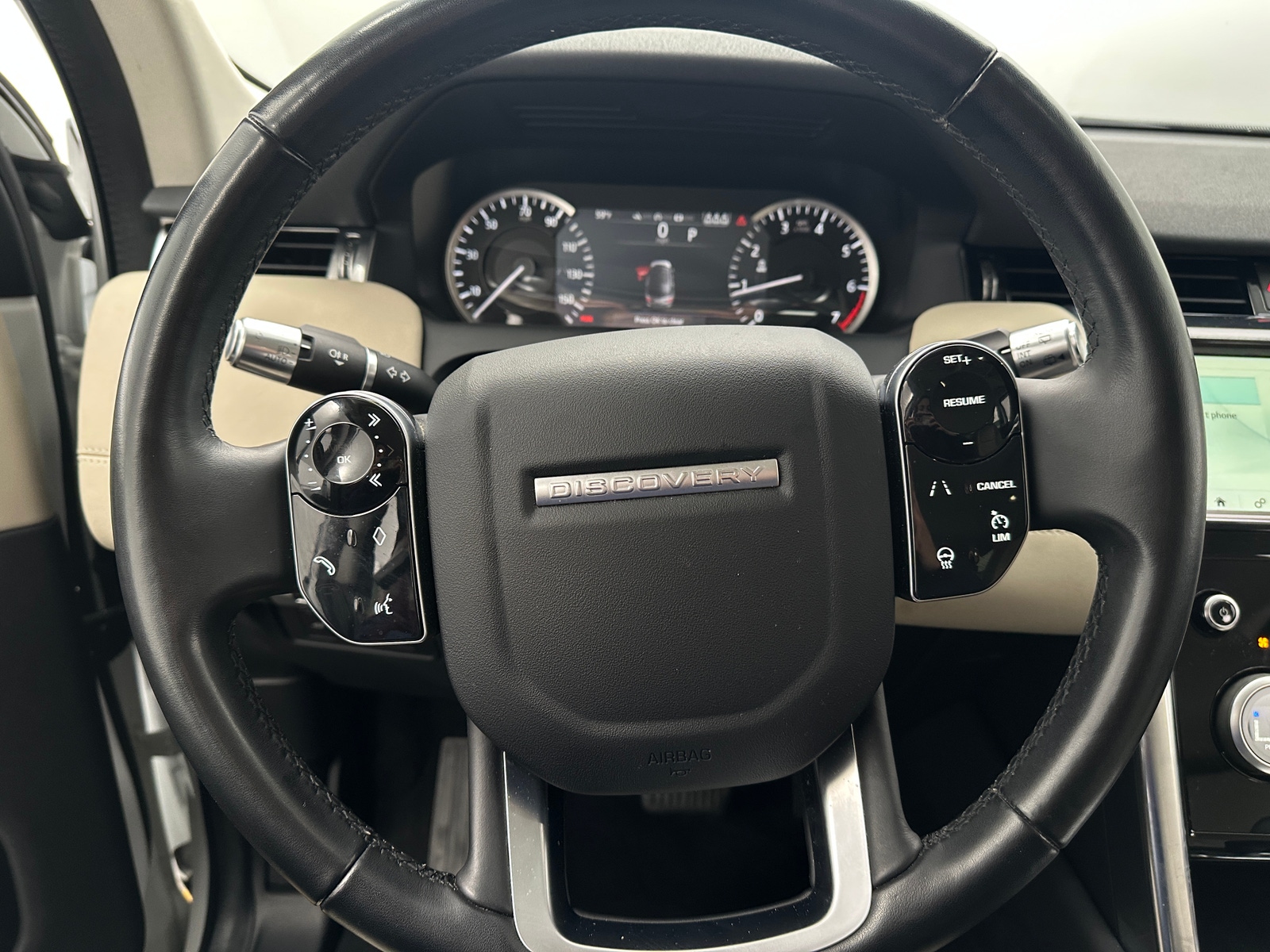 Thumbnail: 2020 Land Rover Discovery Sport - 5