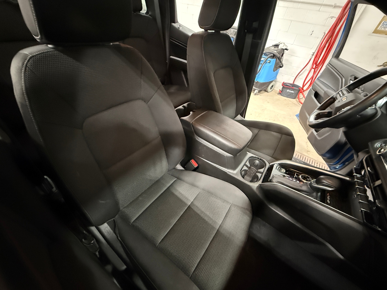 Thumbnail: 2023 Chevrolet Colorado - 2