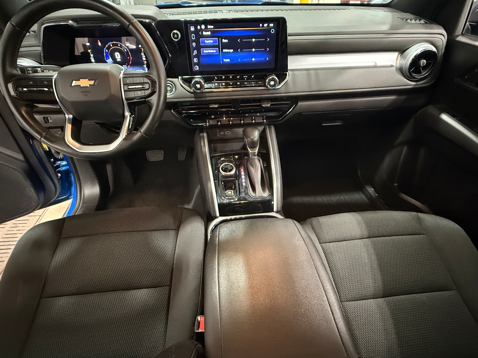 Thumbnail: 2023 Chevrolet Colorado - 3