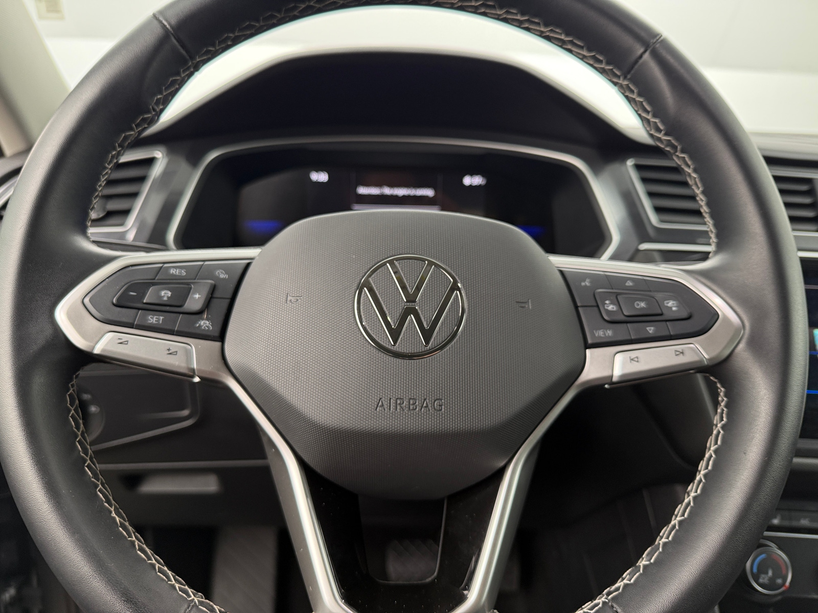 Thumbnail: 2024 Volkswagen Tiguan - 5