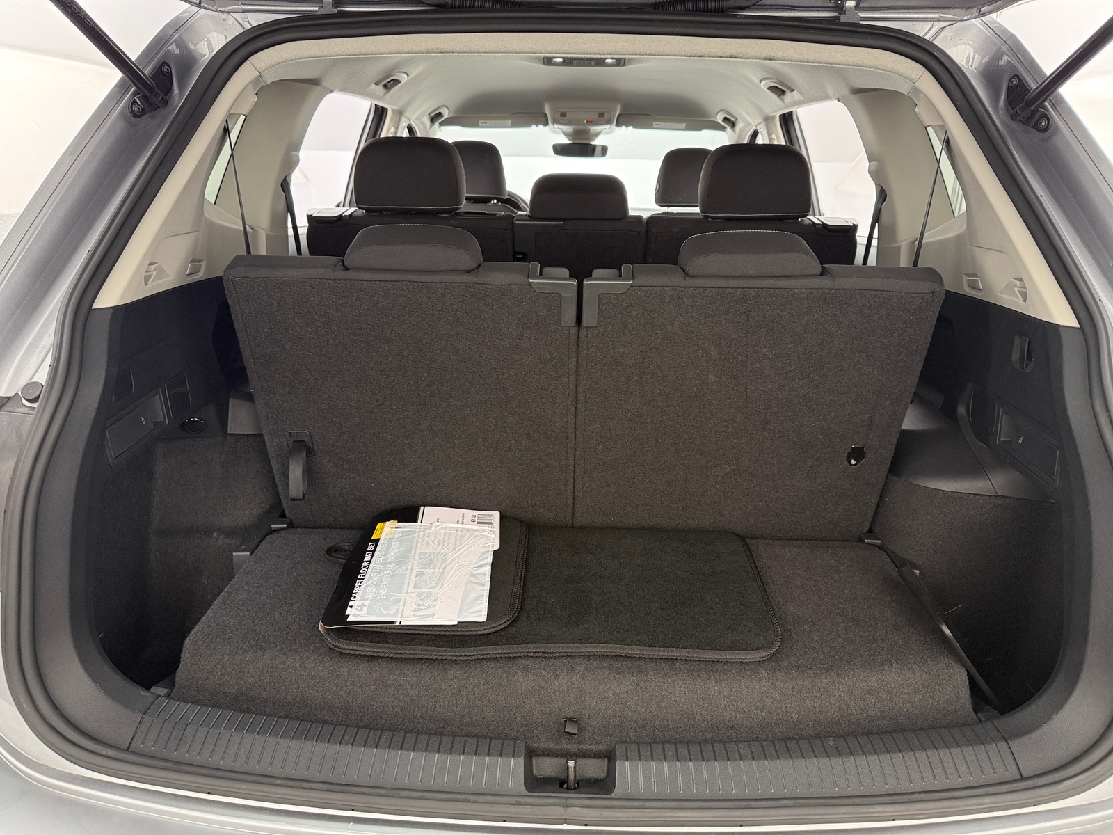 Thumbnail: 2024 Volkswagen Tiguan - 7