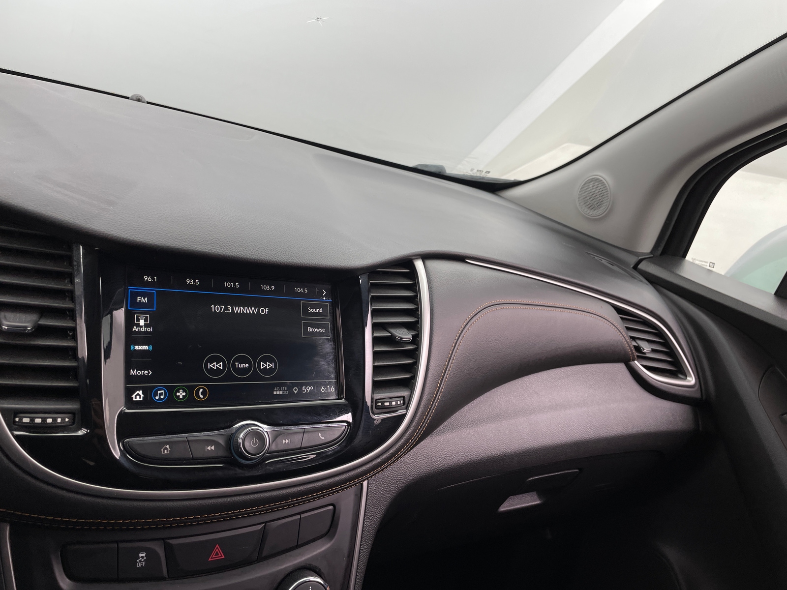 Thumbnail: 2018 Chevrolet Trax - 4