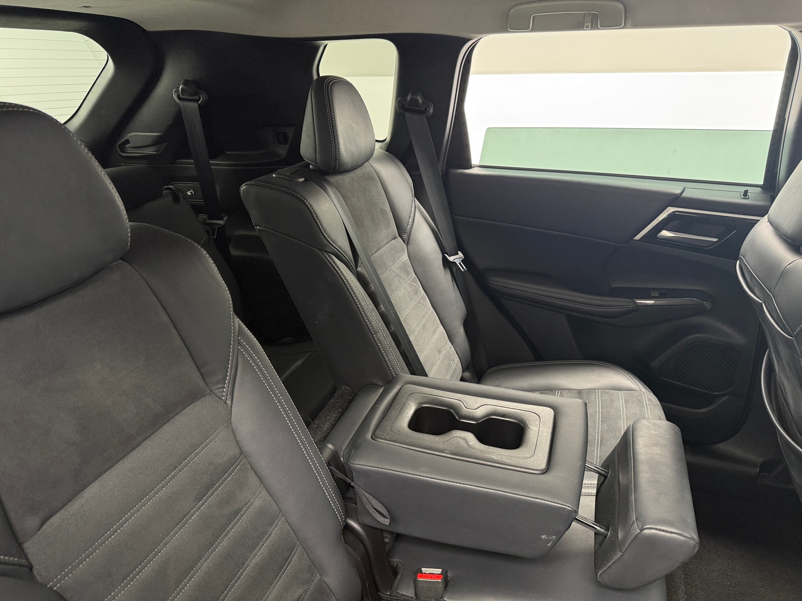 Thumbnail: 2022 Mitsubishi Outlander - 5