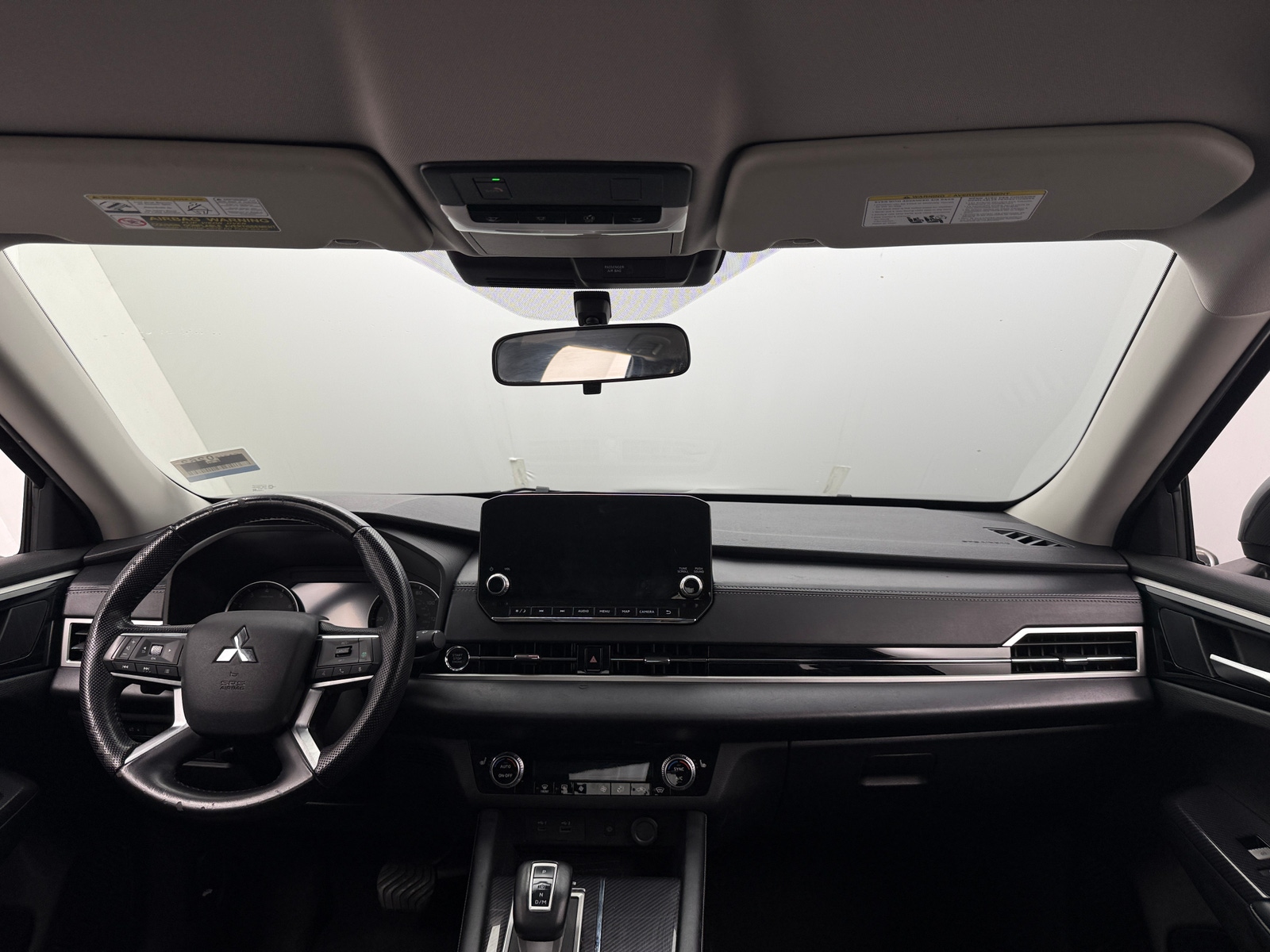 Thumbnail: 2022 Mitsubishi Outlander - 2