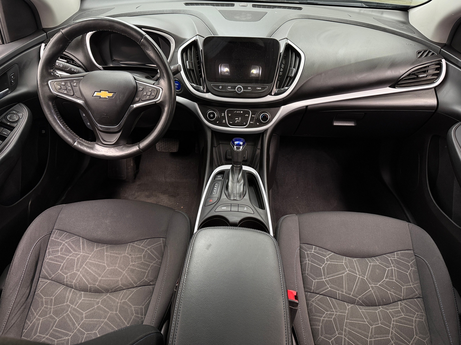 Thumbnail: 2018 Chevrolet Volt - 3