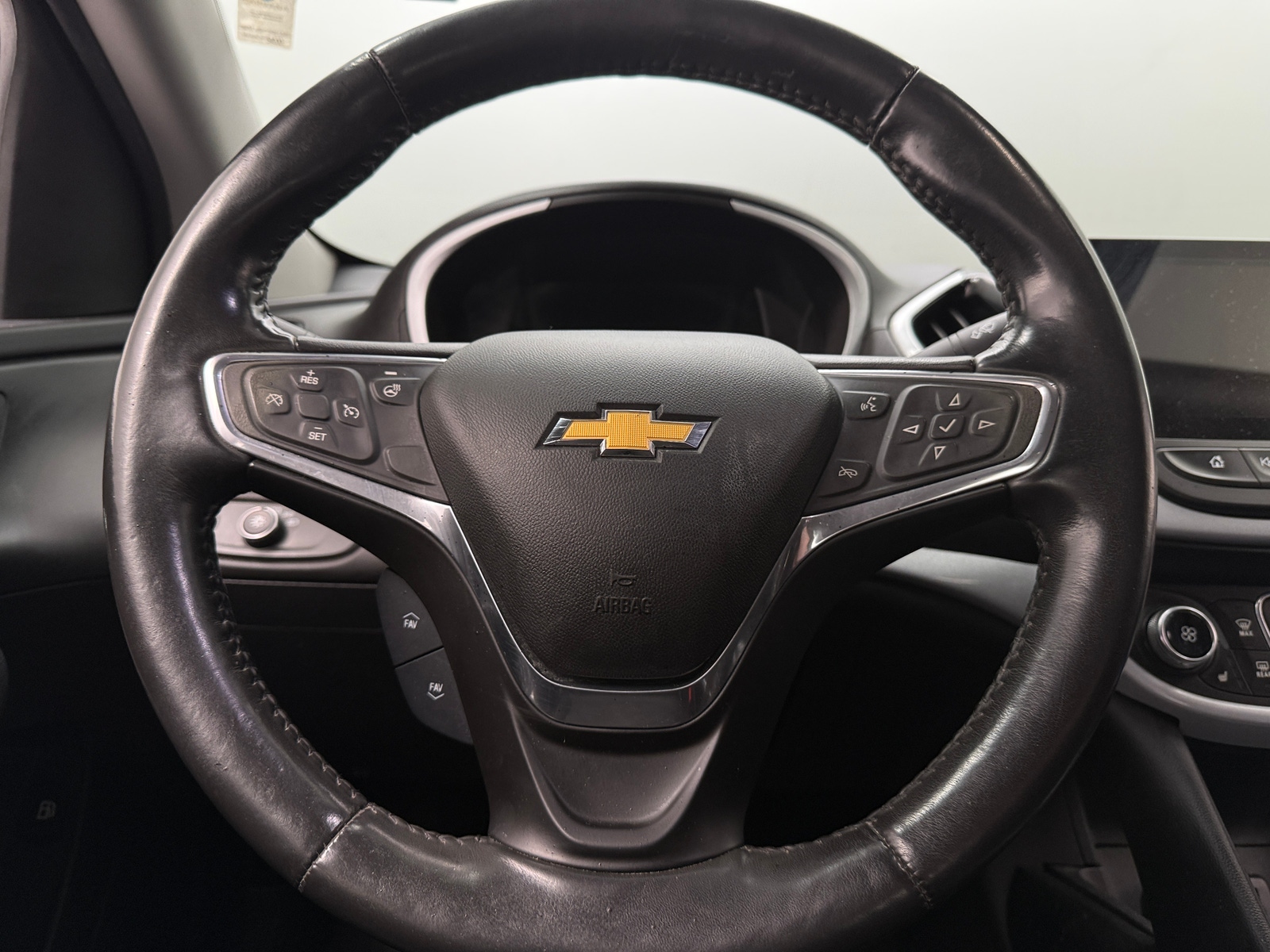 Thumbnail: 2018 Chevrolet Volt - 5