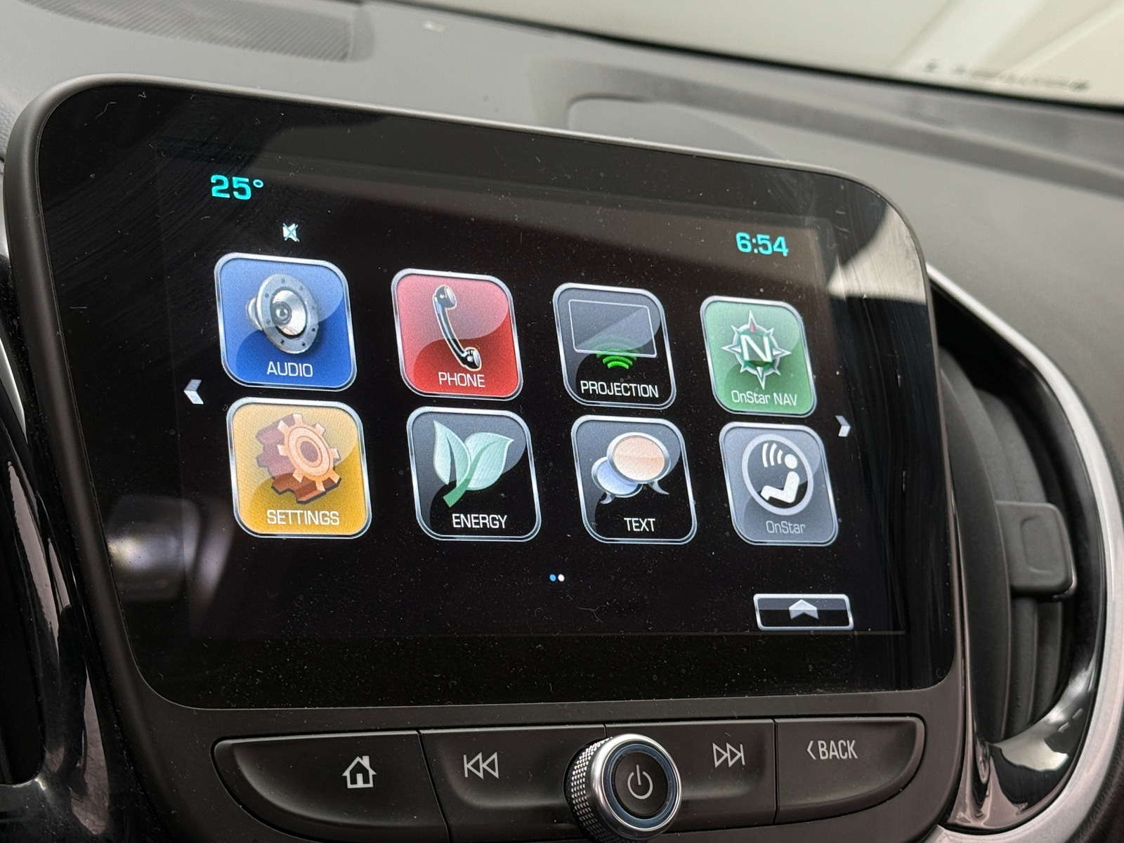 Thumbnail: 2018 Chevrolet Volt - 4