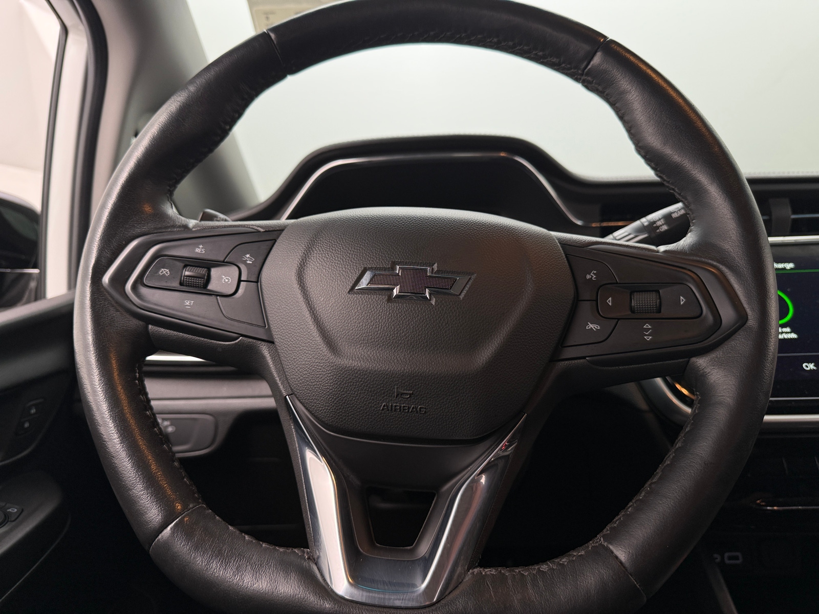 Thumbnail: 2023 Chevrolet Bolt EV - 4