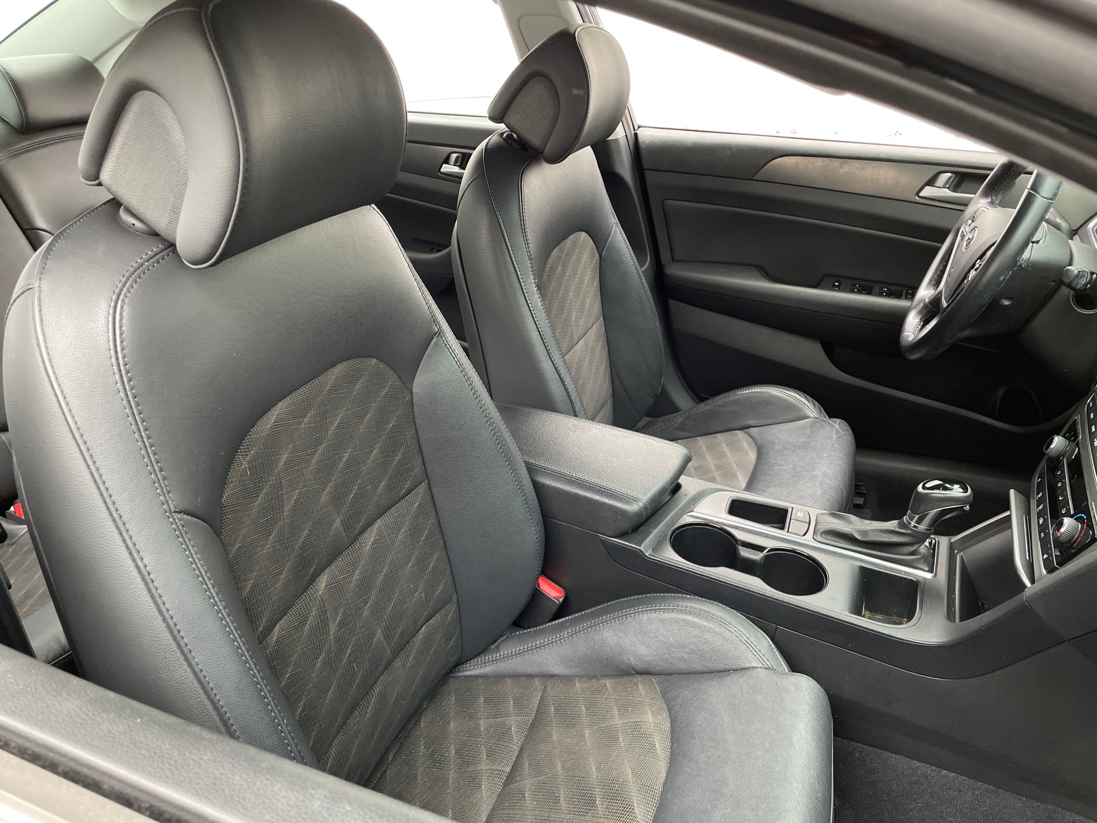 Thumbnail: 2017 Hyundai Sonata - 2