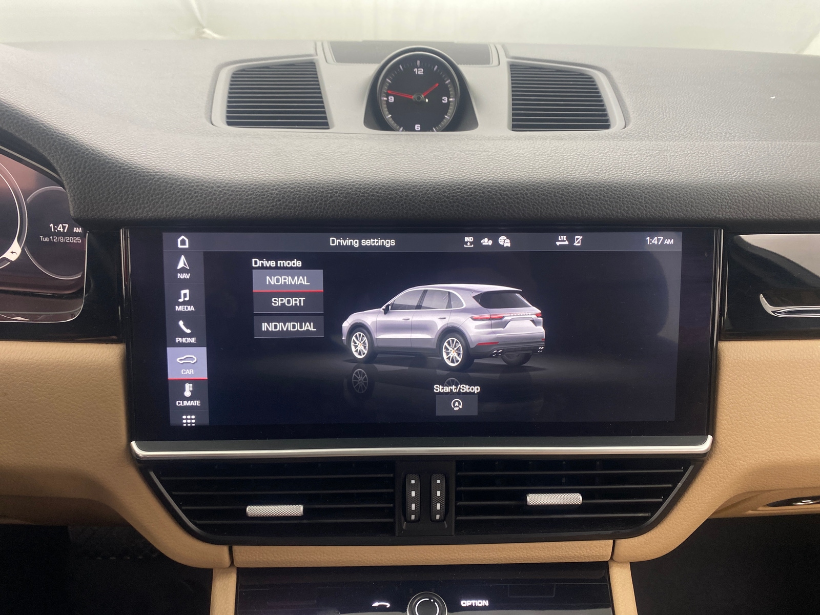 Thumbnail: 2020 Porsche Cayenne - 3