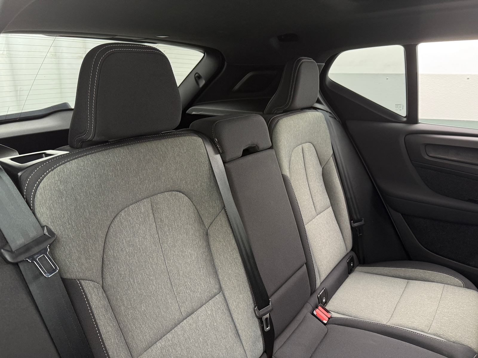 Thumbnail: 2025 Volvo XC40 - 6