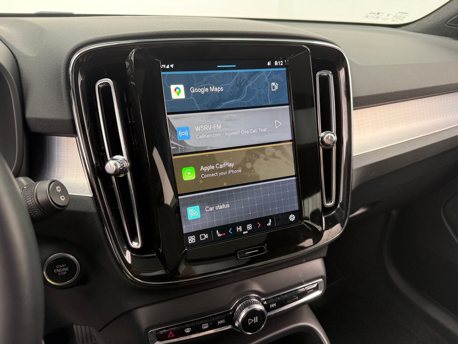 Thumbnail: 2025 Volvo XC40 - 4