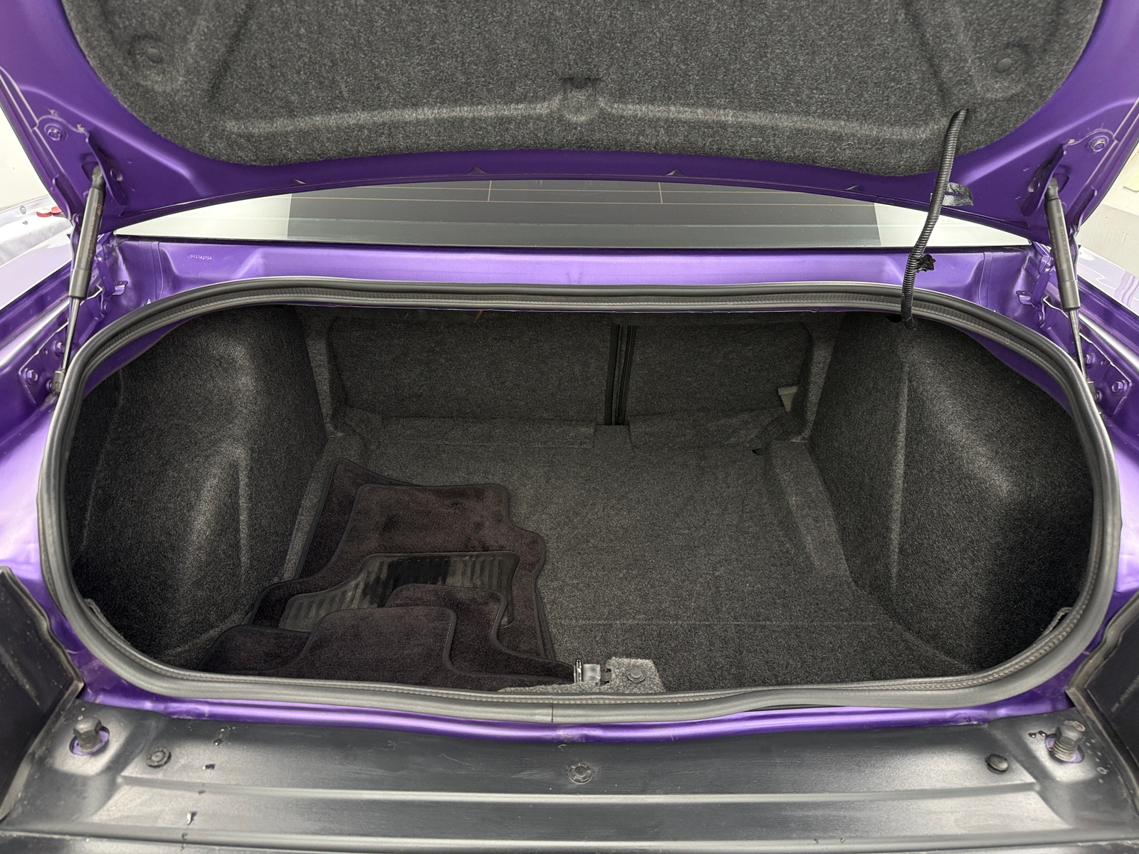 Thumbnail: 2016 Dodge Challenger - 4