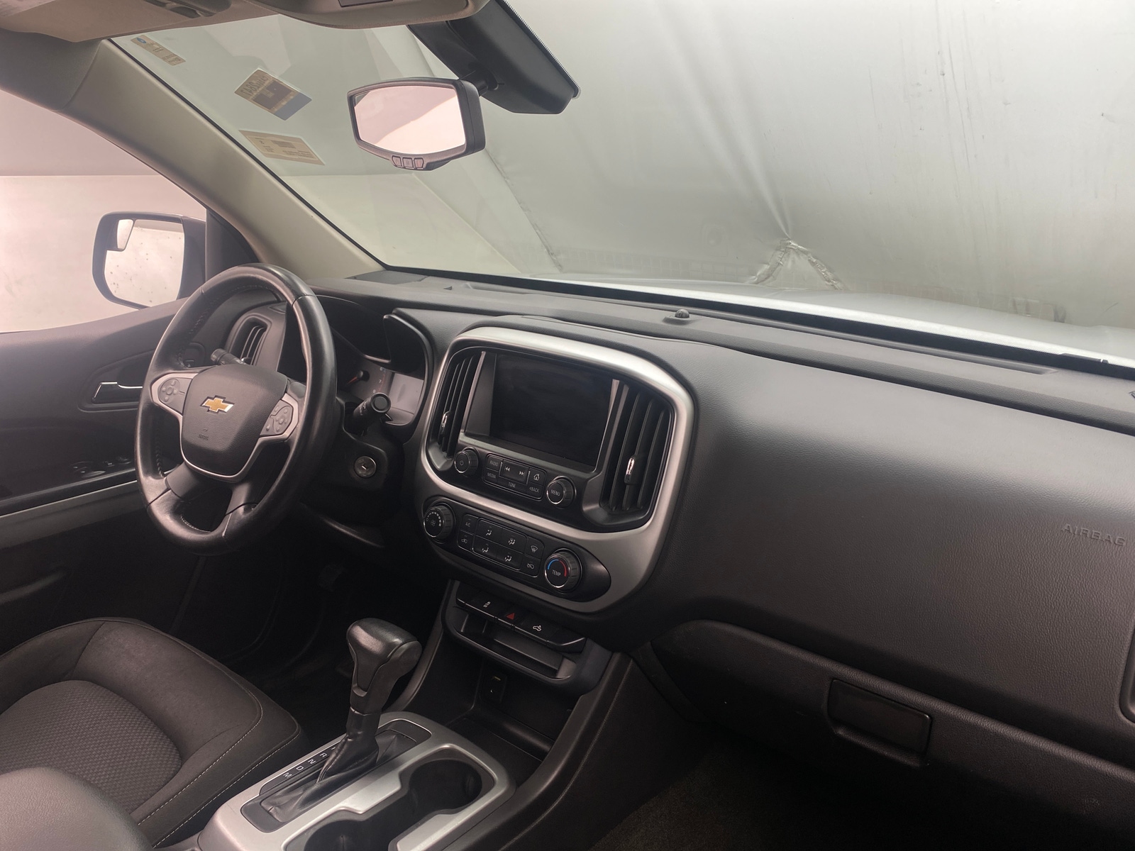 Thumbnail: 2015 Chevrolet Colorado - 3