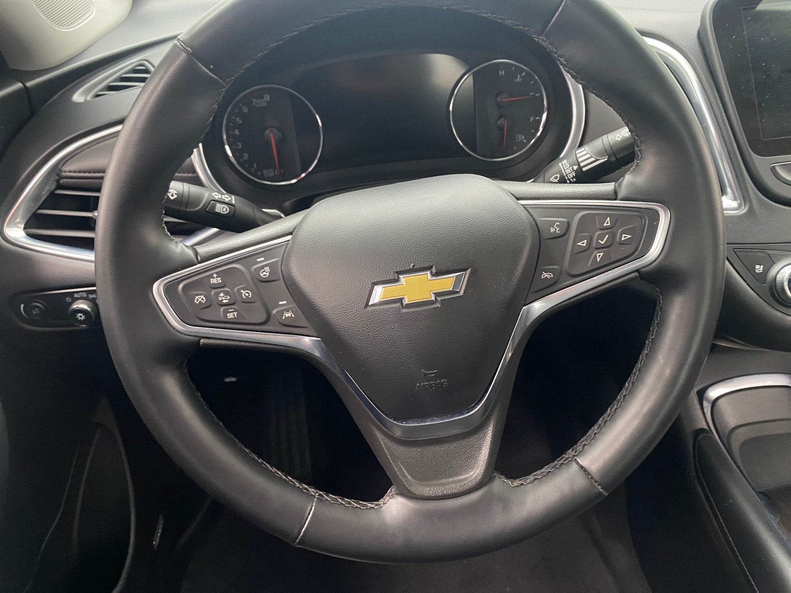 Thumbnail: 2024 Chevrolet Malibu - 4