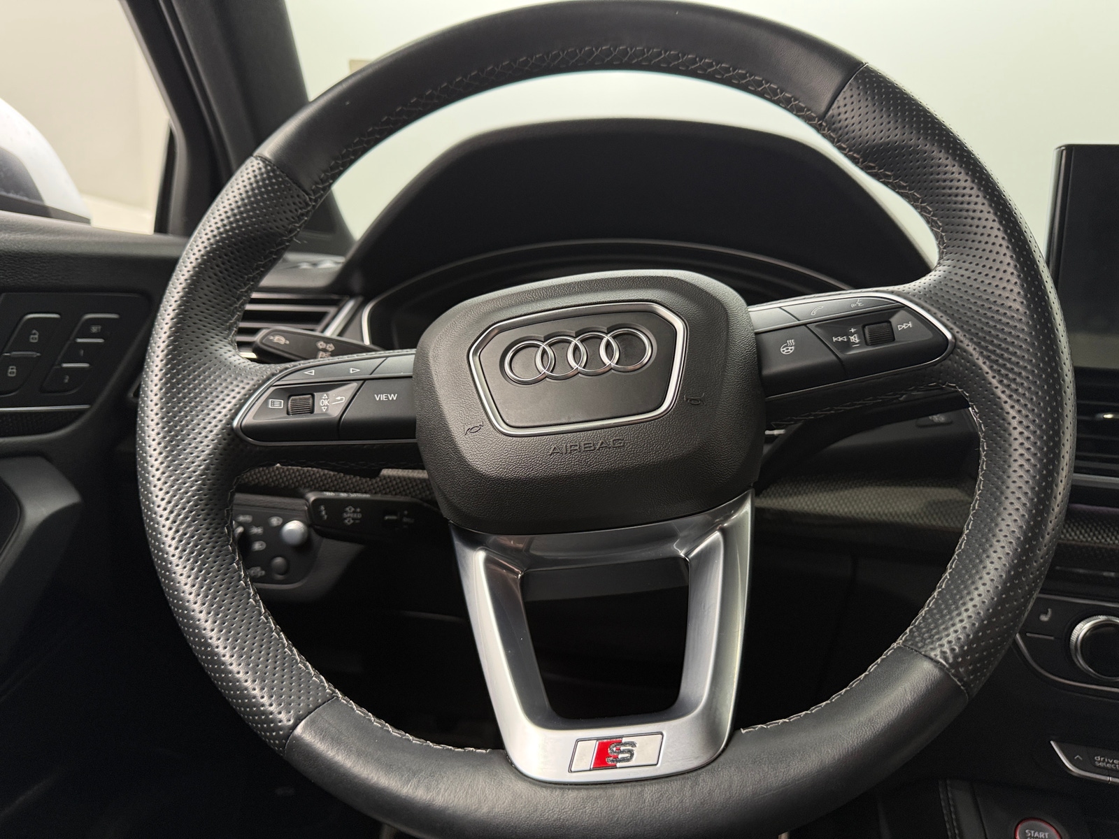 Thumbnail: 2021 Audi SQ5 - 4