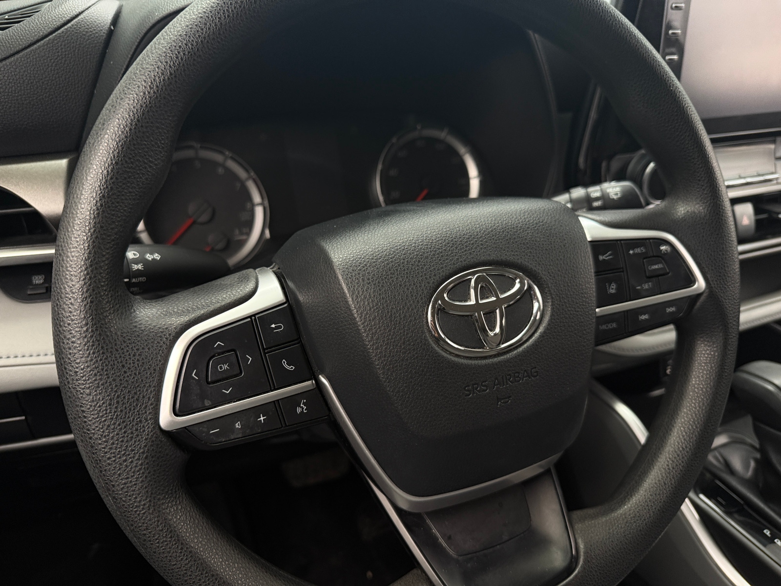 Thumbnail: 2022 Toyota Highlander - 5