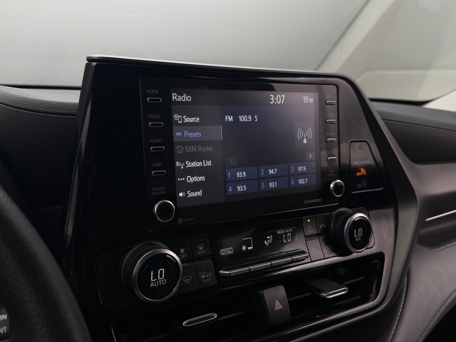 Thumbnail: 2022 Toyota Highlander - 4