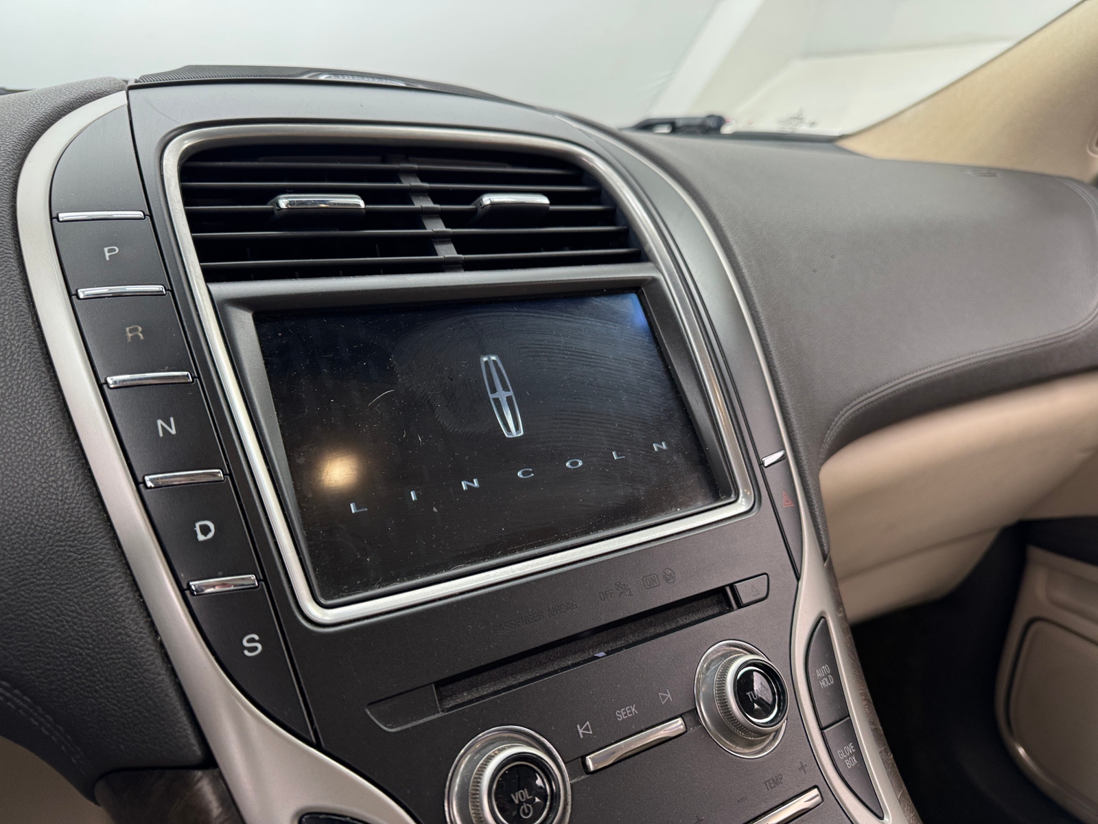 Thumbnail: 2017 Lincoln MKX - 3