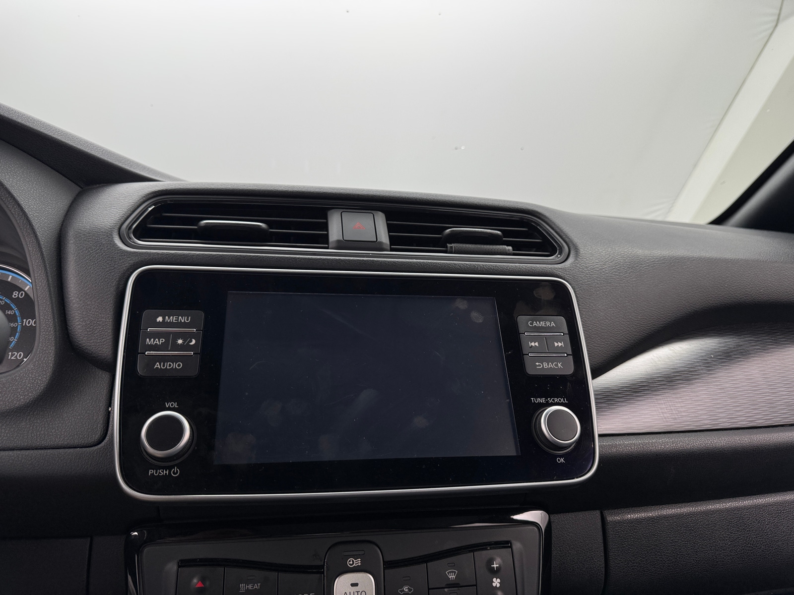 Thumbnail: 2020 Nissan Leaf - 4