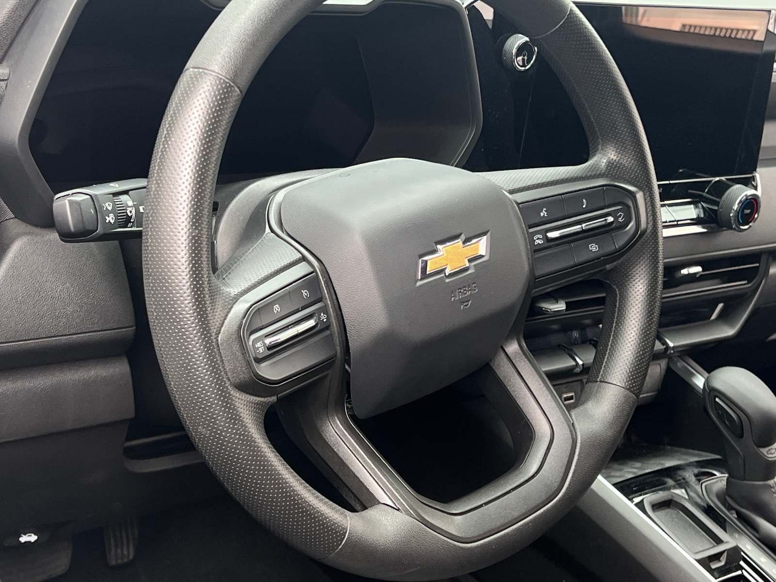 Thumbnail: 2023 Chevrolet Colorado - 5