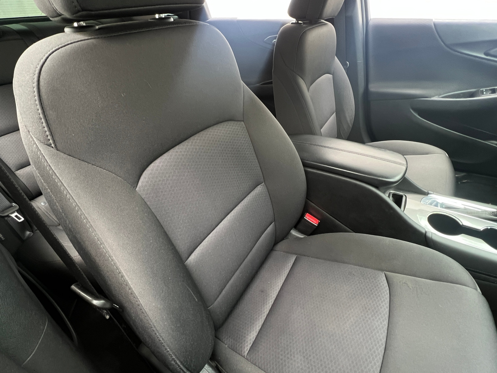 Thumbnail: 2018 Chevrolet Malibu - 2