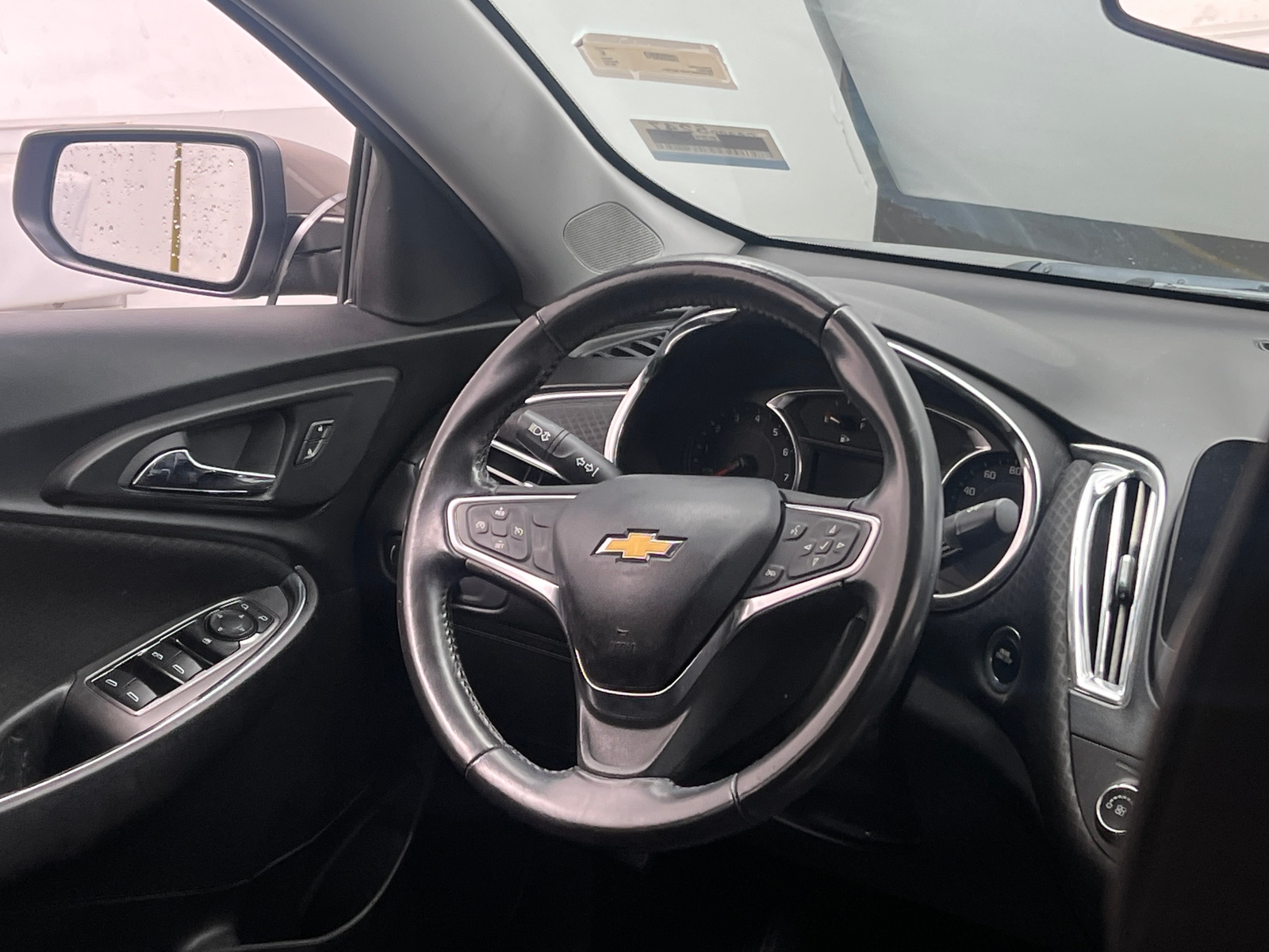 Thumbnail: 2018 Chevrolet Malibu - 5