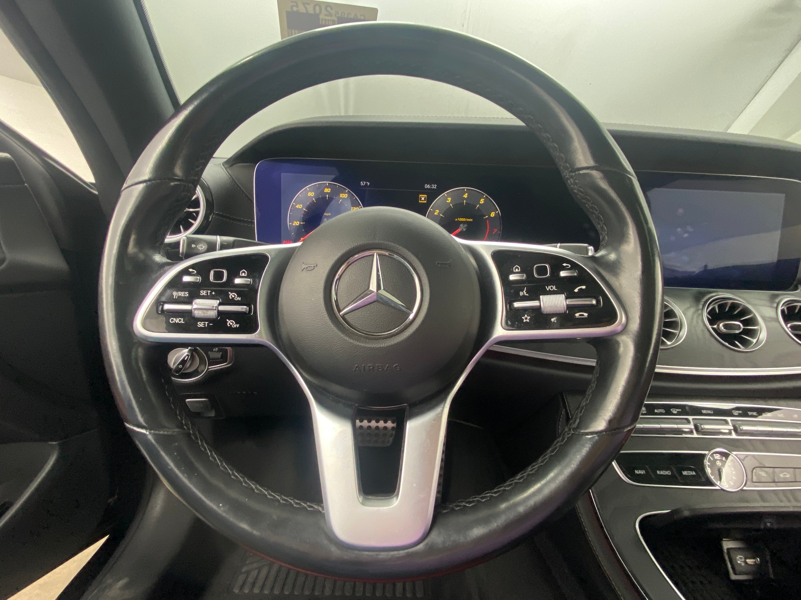 Thumbnail: 2020 Mercedes-Benz E-Class - 3