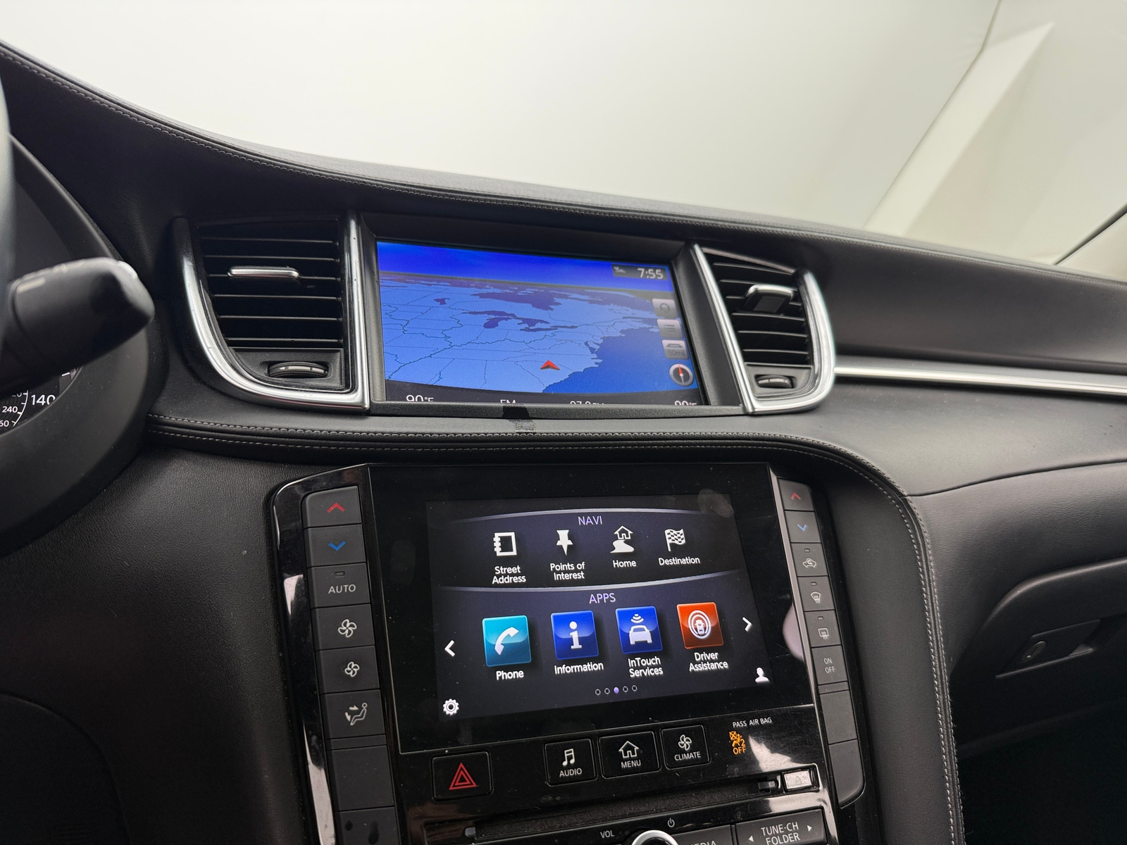 Thumbnail: 2019 INFINITI QX50 - 3