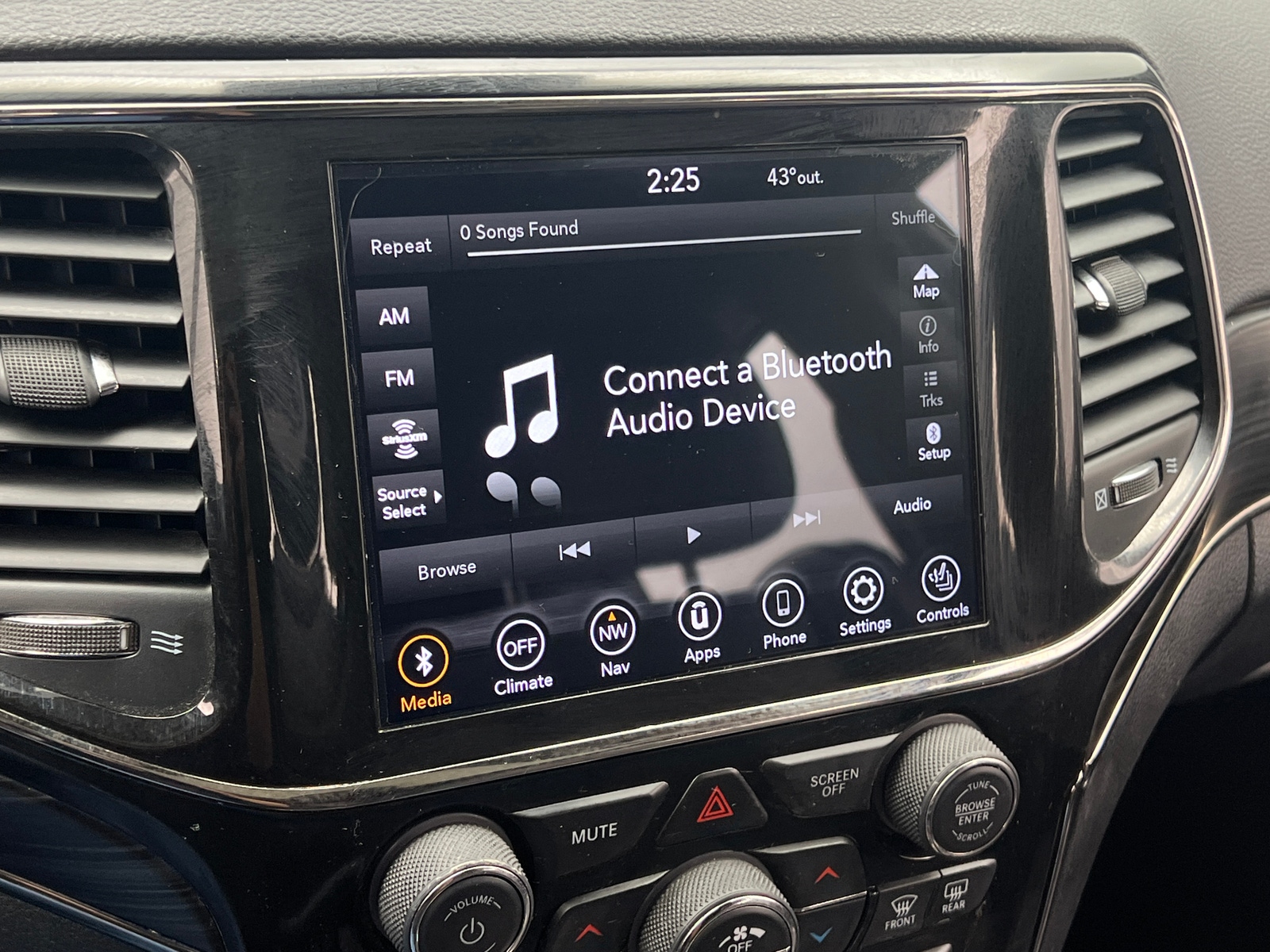 Thumbnail: 2021 Jeep Grand Cherokee - 3