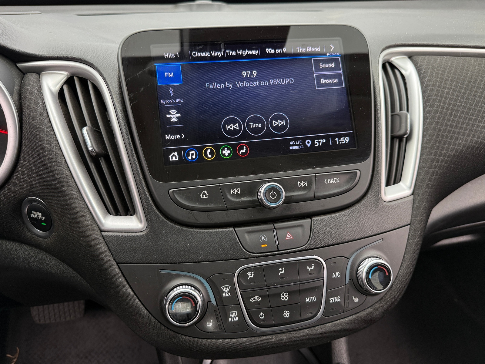 Thumbnail: 2024 Chevrolet Malibu - 4