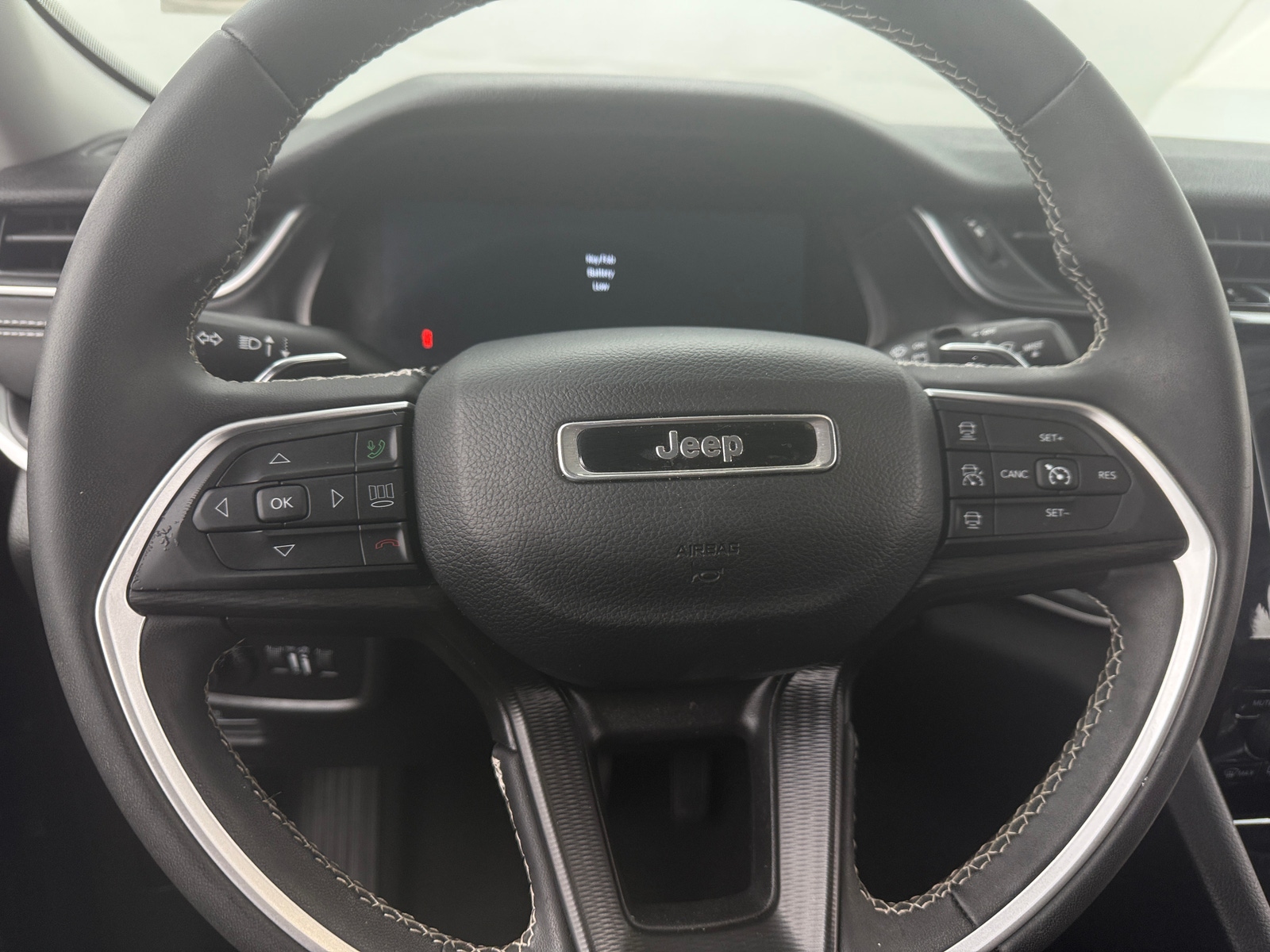 Thumbnail: 2023 Jeep Grand Cherokee - 5