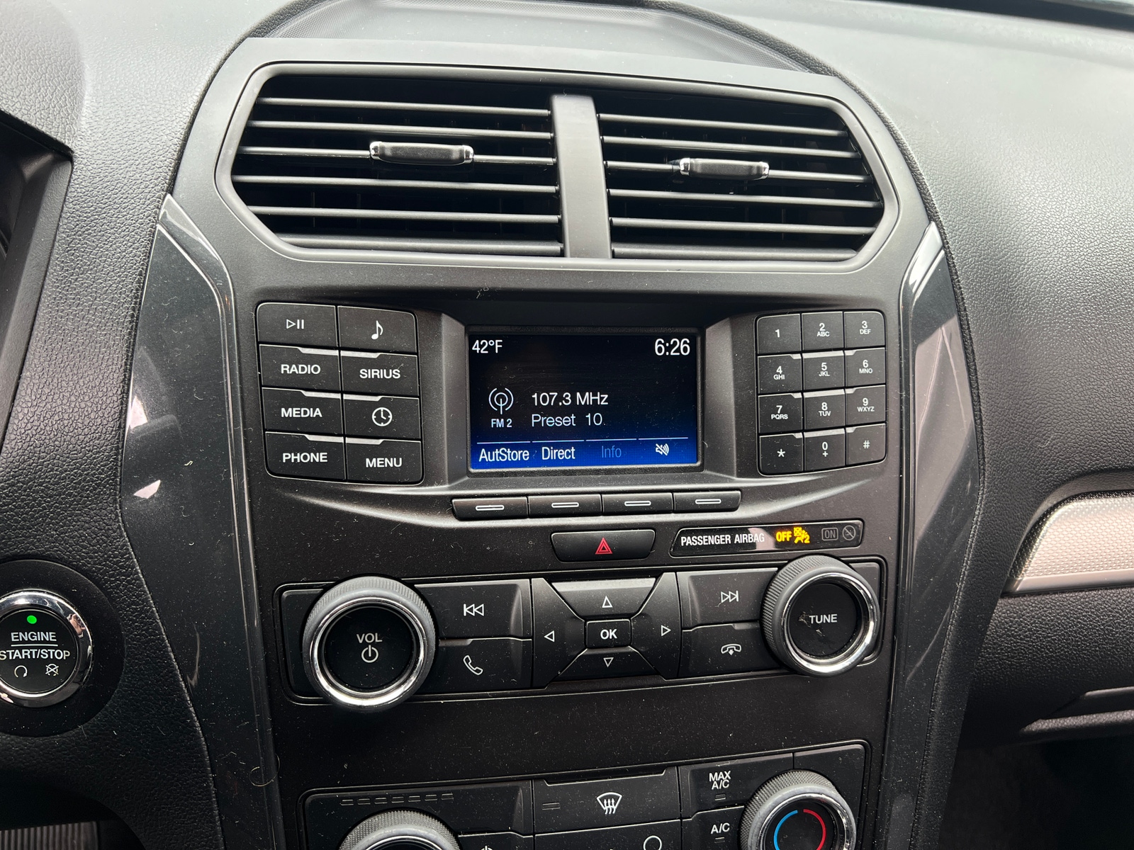 Thumbnail: 2019 Ford Explorer - 4