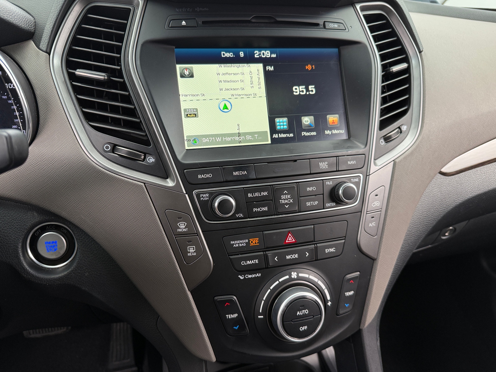 Thumbnail: 2017 Hyundai Santa Fe - 3