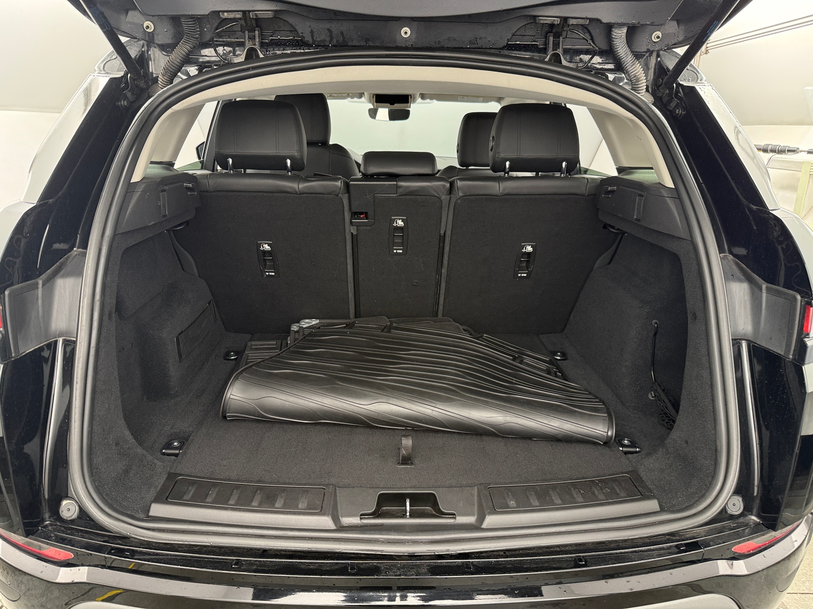 Thumbnail: 2020 Land Rover Range Rover Evoque - 6