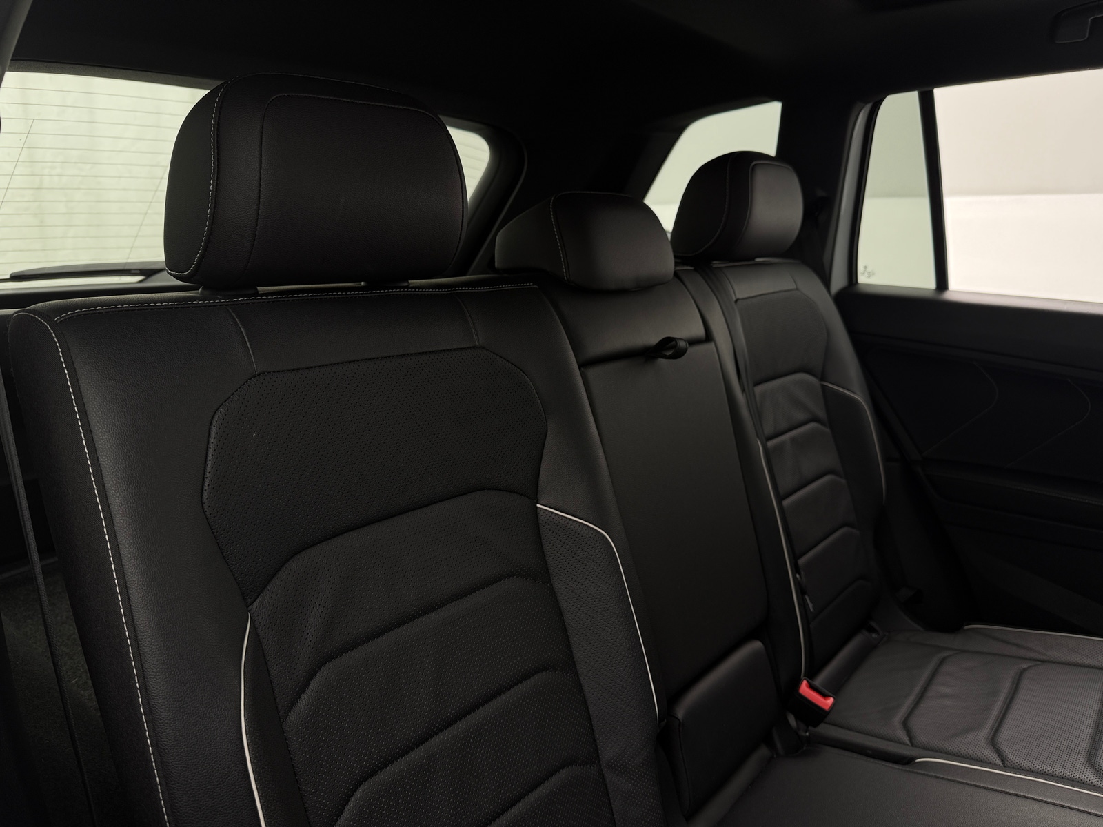 Thumbnail: 2022 Volkswagen Tiguan - 5