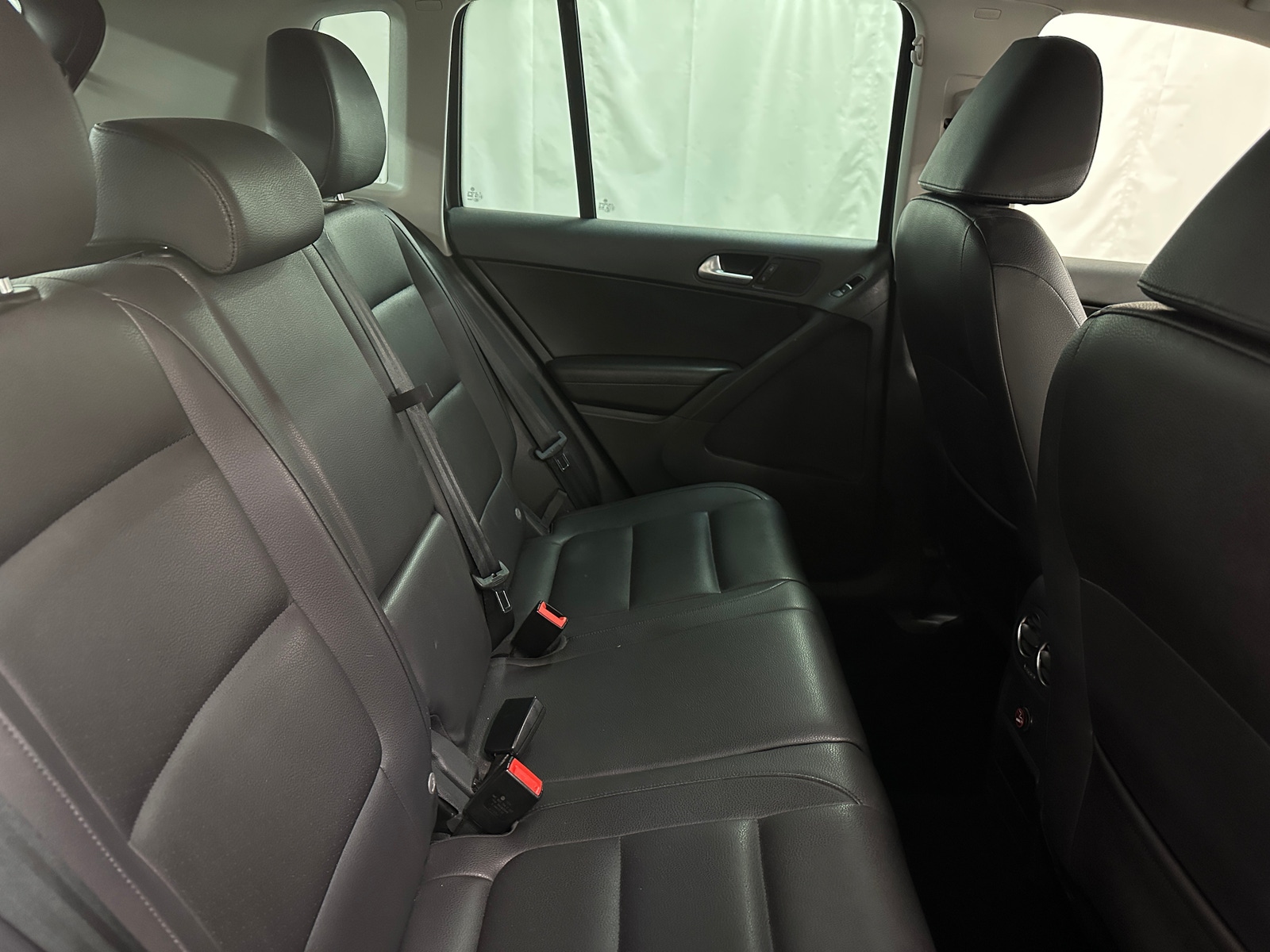 Thumbnail: 2014 Volkswagen Tiguan - 6